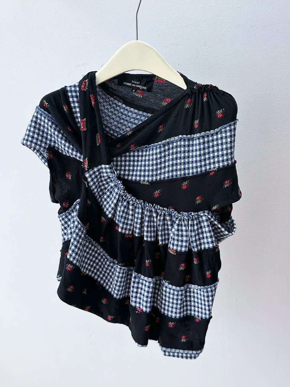 Comme des Garcons 2013 Comme des garcons restructured Asymetrical top Size M / US 6-8 / IT 42-44 - 1 Thumbnail