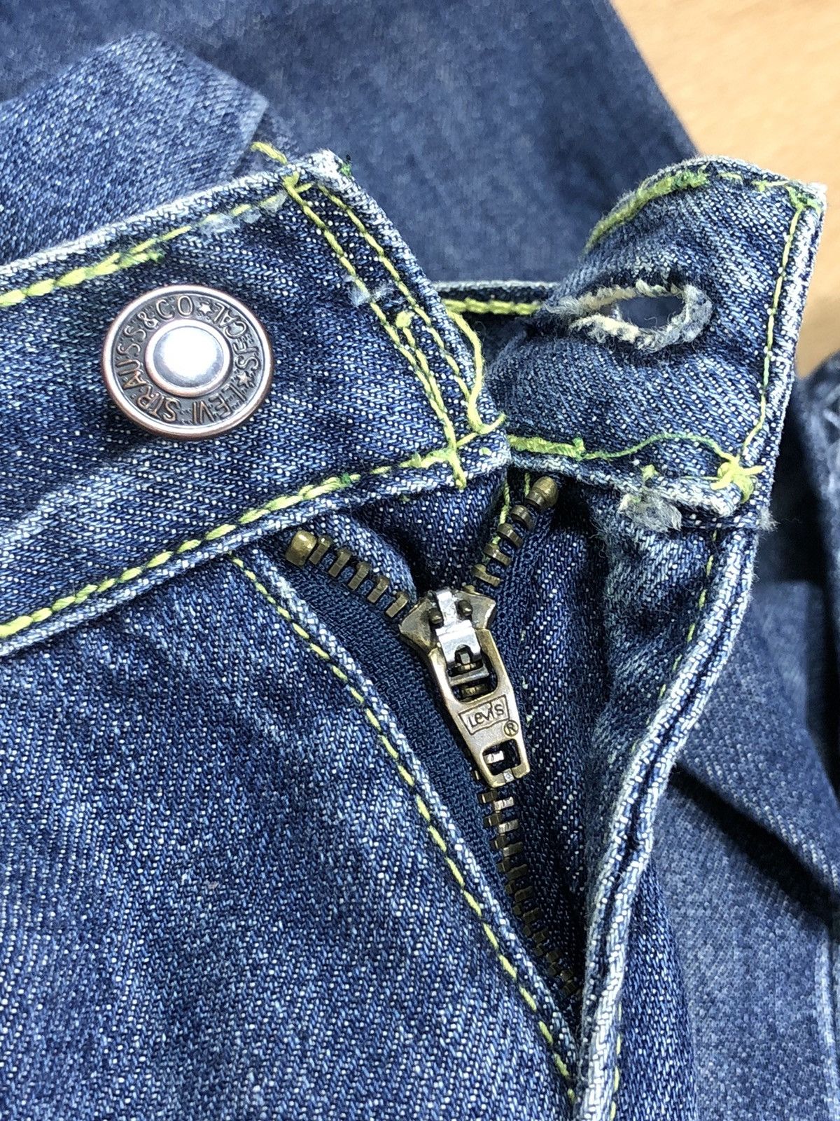 Kaws RARE🔥2007 LEVIS X KAWS X ORIGINAL FAKE LOT 502 JEANS Size US 28 / EU 44 - 23 Thumbnail