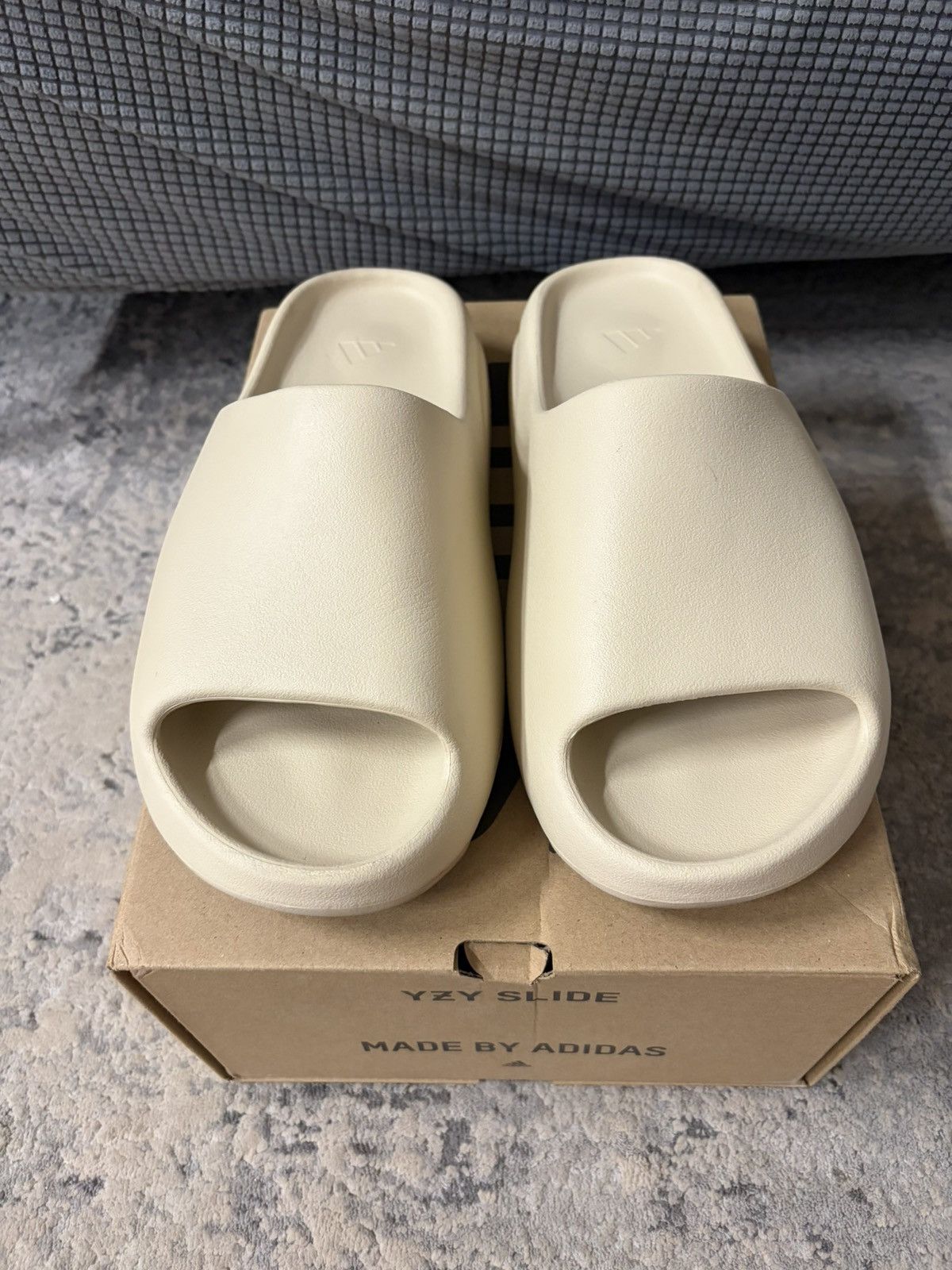 Yeezy Yeezy Slide - Bone FZ5897 Size US 11 / EU 44 - 2 Thumbnail