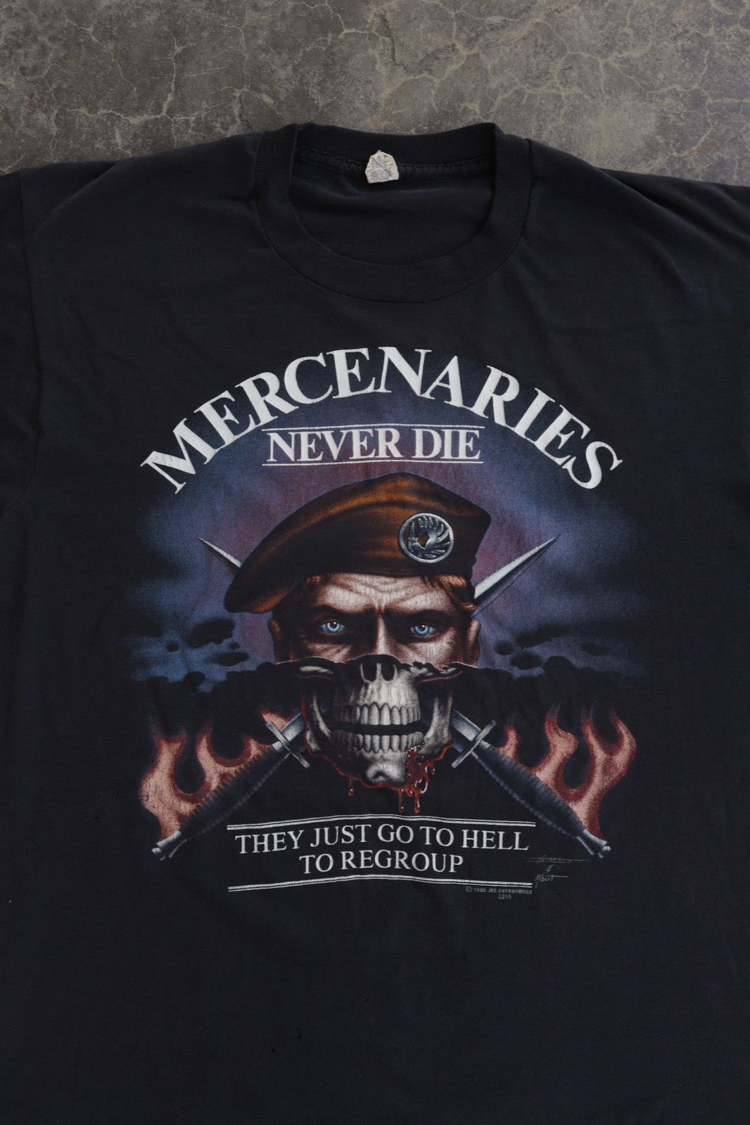 Vintage Vintage Mercenaries Never Die Screen Stars 3D Emblem Tee Size US XL / EU 56 / 4 - 2 Thumbnail