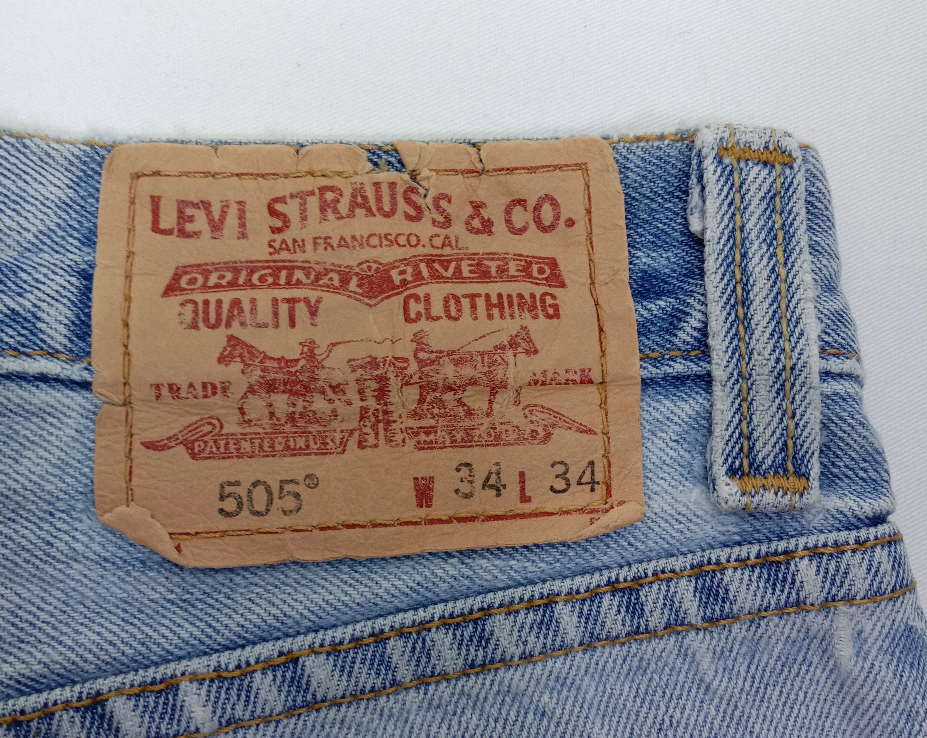 Levi's Vintage Levi's 505 Jeans Light Wash Regular Fit Denim Size US 34 / EU 50 - 16 Thumbnail