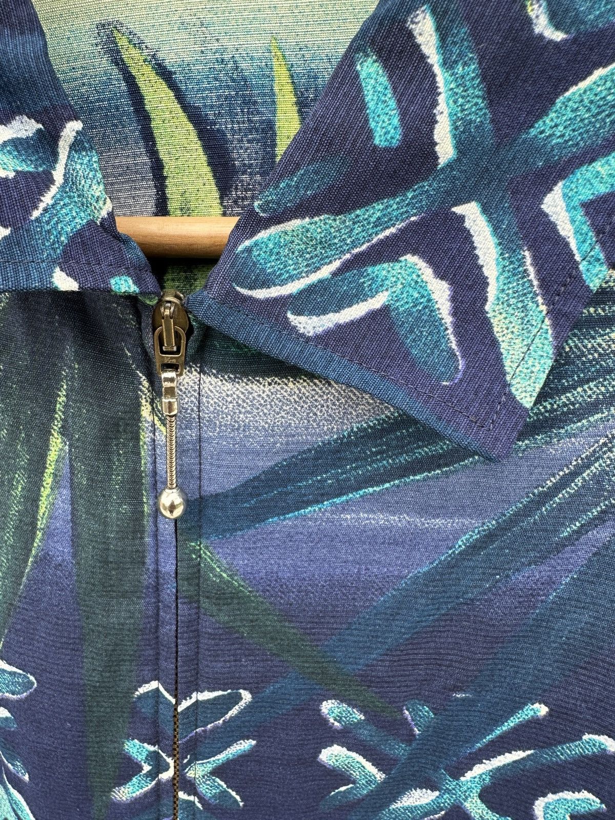 Vintage Vintage havaian shirt with levers pattern 90s Size US L / EU 52-54 / 3 - 3 Thumbnail