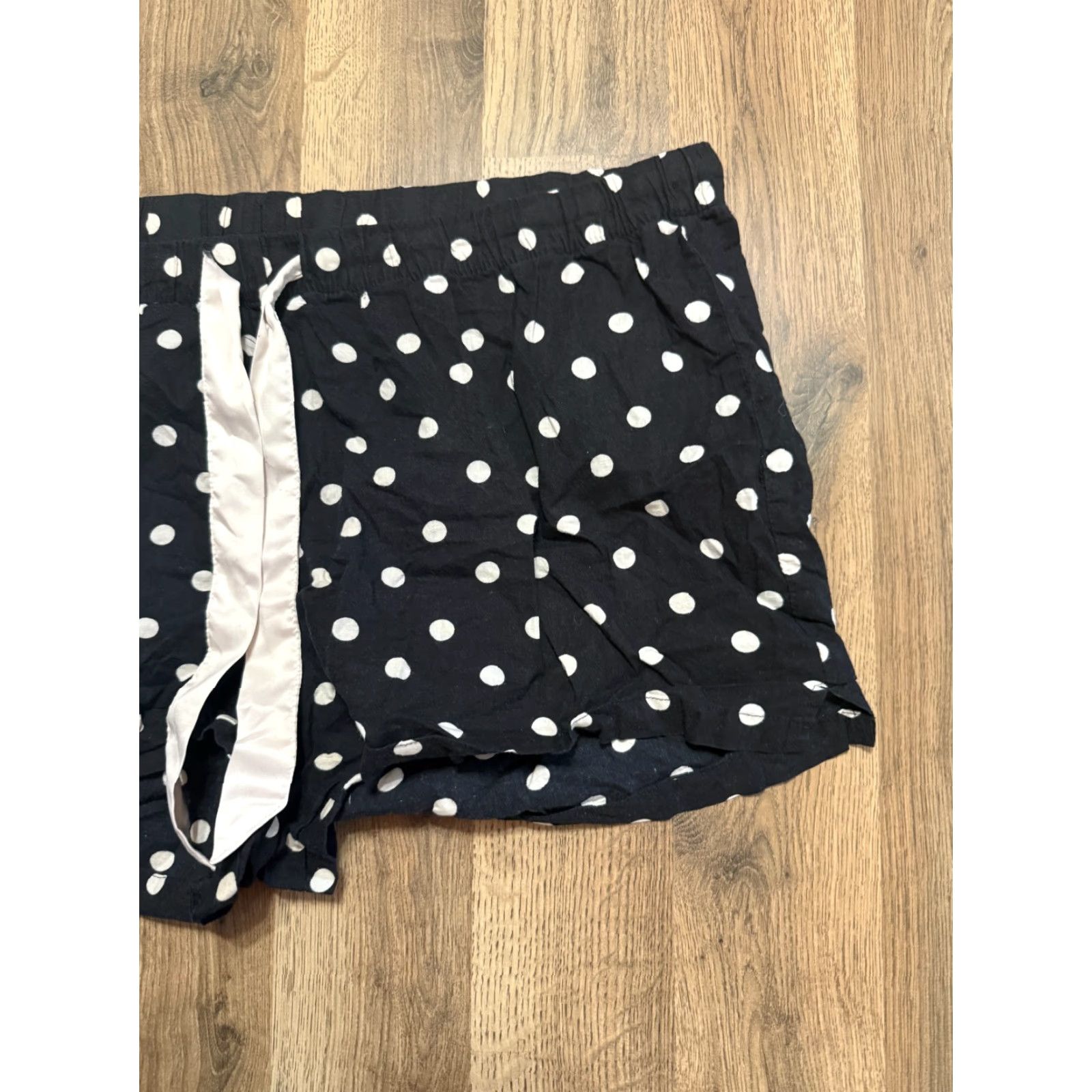 Old Navy Old Navy Sleep Shorts Women XL Black White Polka Dots Tie Waist Sleepwear Lightweight Flannel Fall Spring Summer Size ONE SIZE - 4 Thumbnail