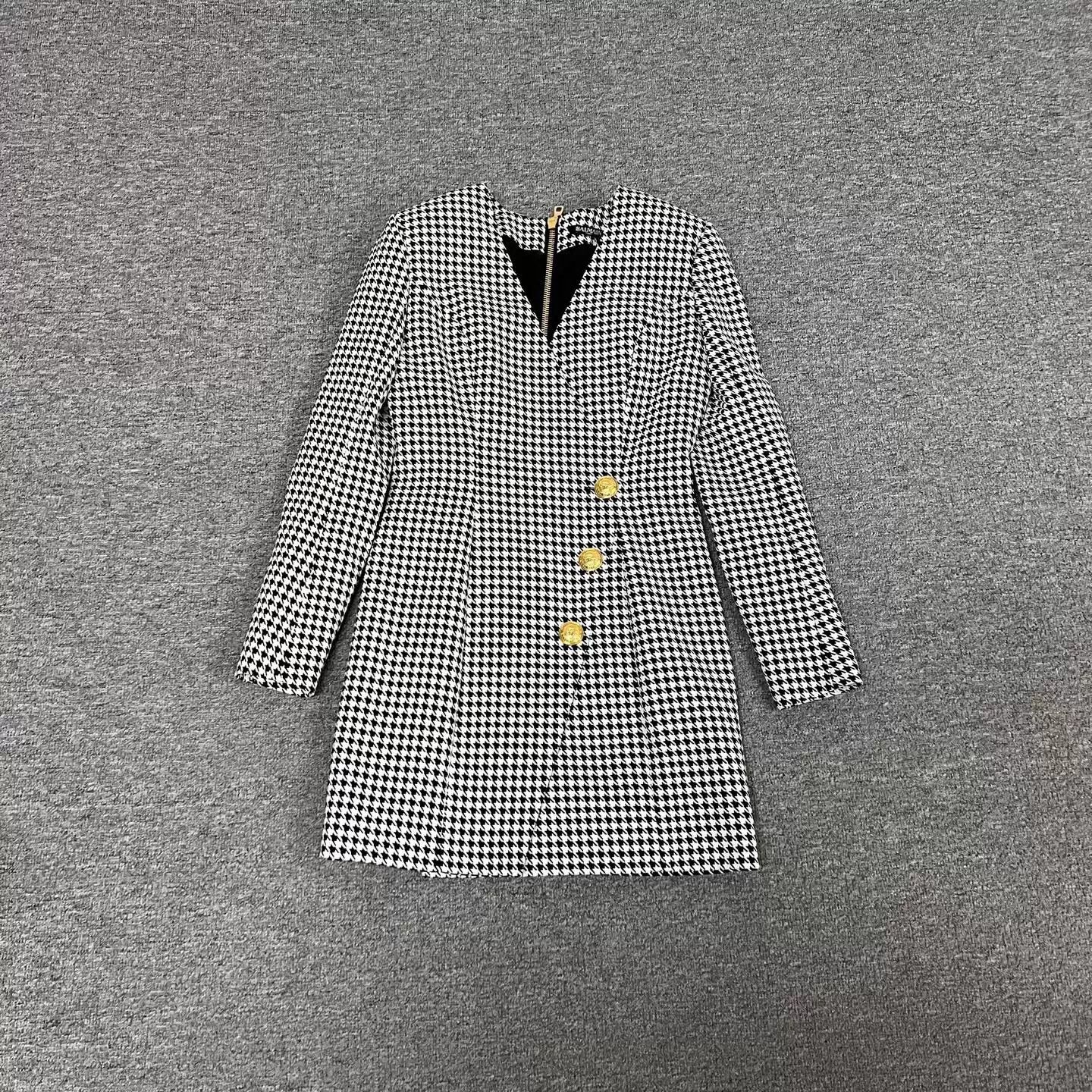 Balmain Balmain Houndstooth Gold Button Dress Coat 36 NWT Size XS / US 0-2 / IT 36-38 - 1 Thumbnail