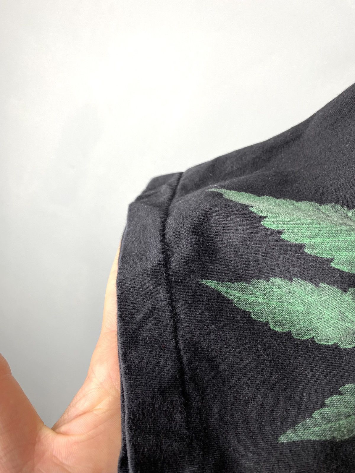 Band Tees 90’s Vintage All Over Print Marijuana T Shirt Cannabis Weed Size US M / EU 48-50 / 2 - 6 Thumbnail