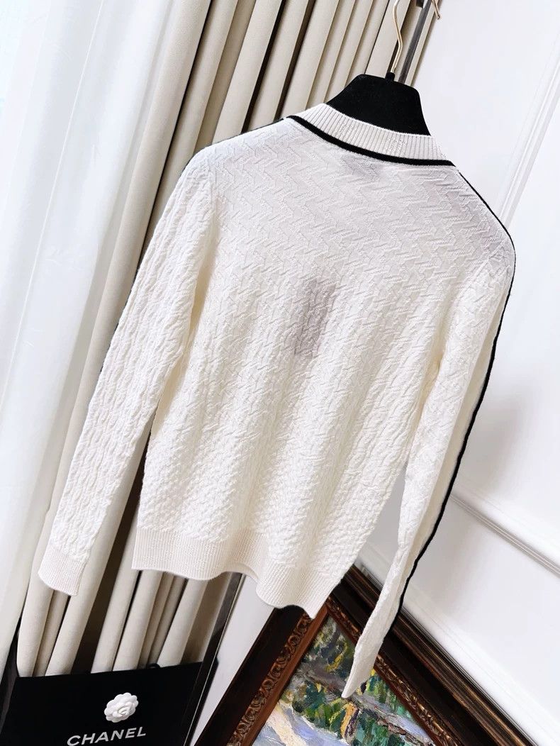 Chanel Chanel 23K white black border dark pattern cashmere sweate Size XXS / US 00 / IT 34 - 2 Thumbnail