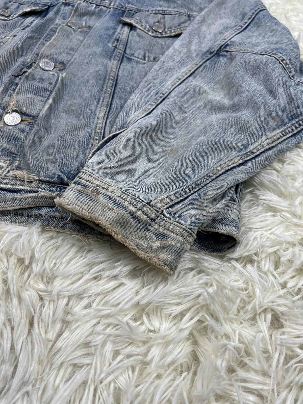 Edwin Vintage Edwin Faded Distressed Denim Jacket Size US L / EU 52-54 / 3 - 4 Thumbnail