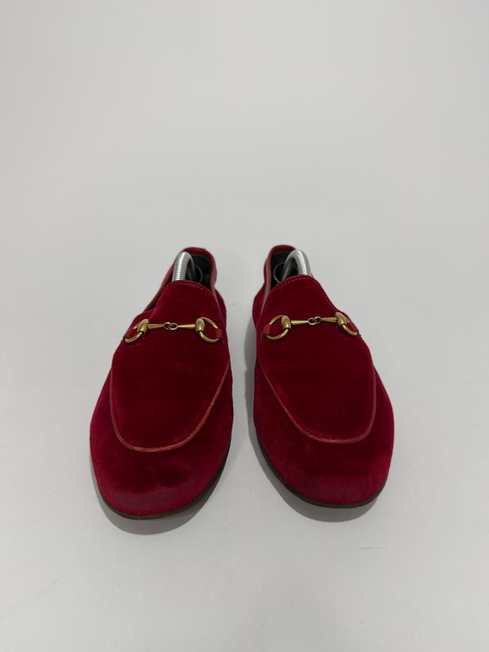 Gucci Gucci Red Velvet Jordaan Horsebit Loafers Size 37 Size US 7 / IT 37 - 2 Thumbnail