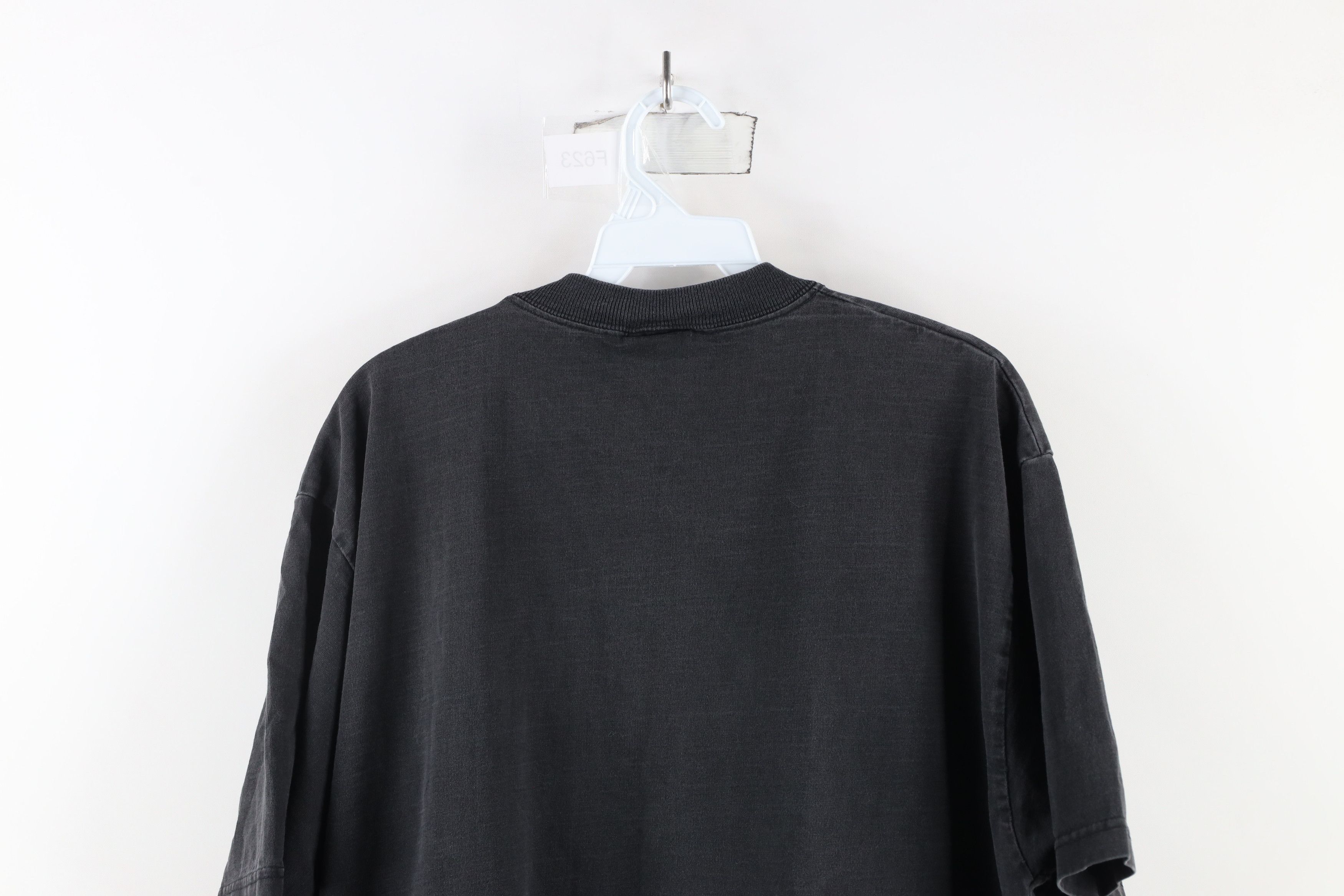Vintage Vintage 90s Streetwear Out Toronto Heavyweight T-Shirt Black Size US L / EU 52-54 / 3 - 8 Thumbnail