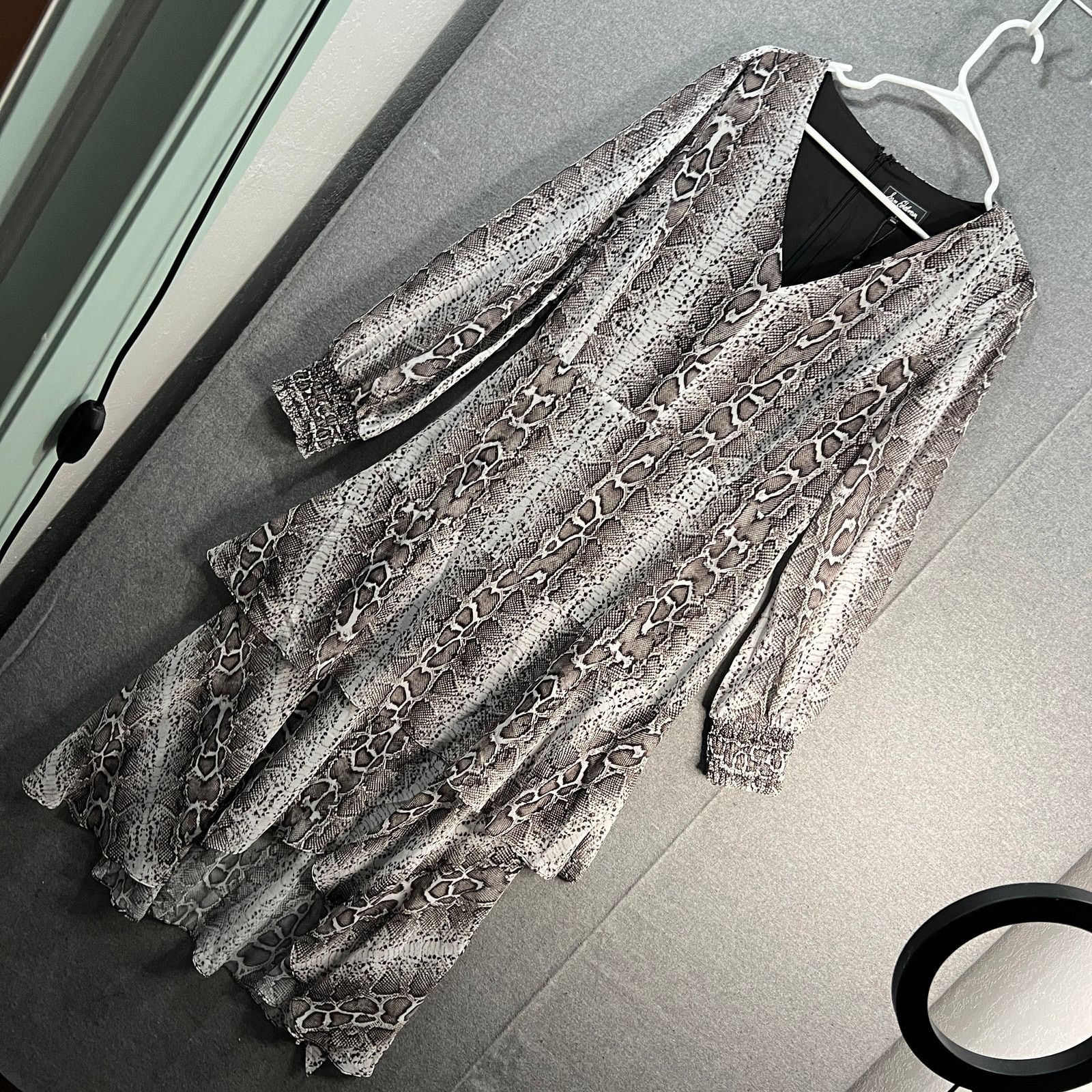 Other Sam Edelman Snakeskin Tiered Ruffle Midi Dress Grey Size L / US 10 / IT 46 - 5 Thumbnail