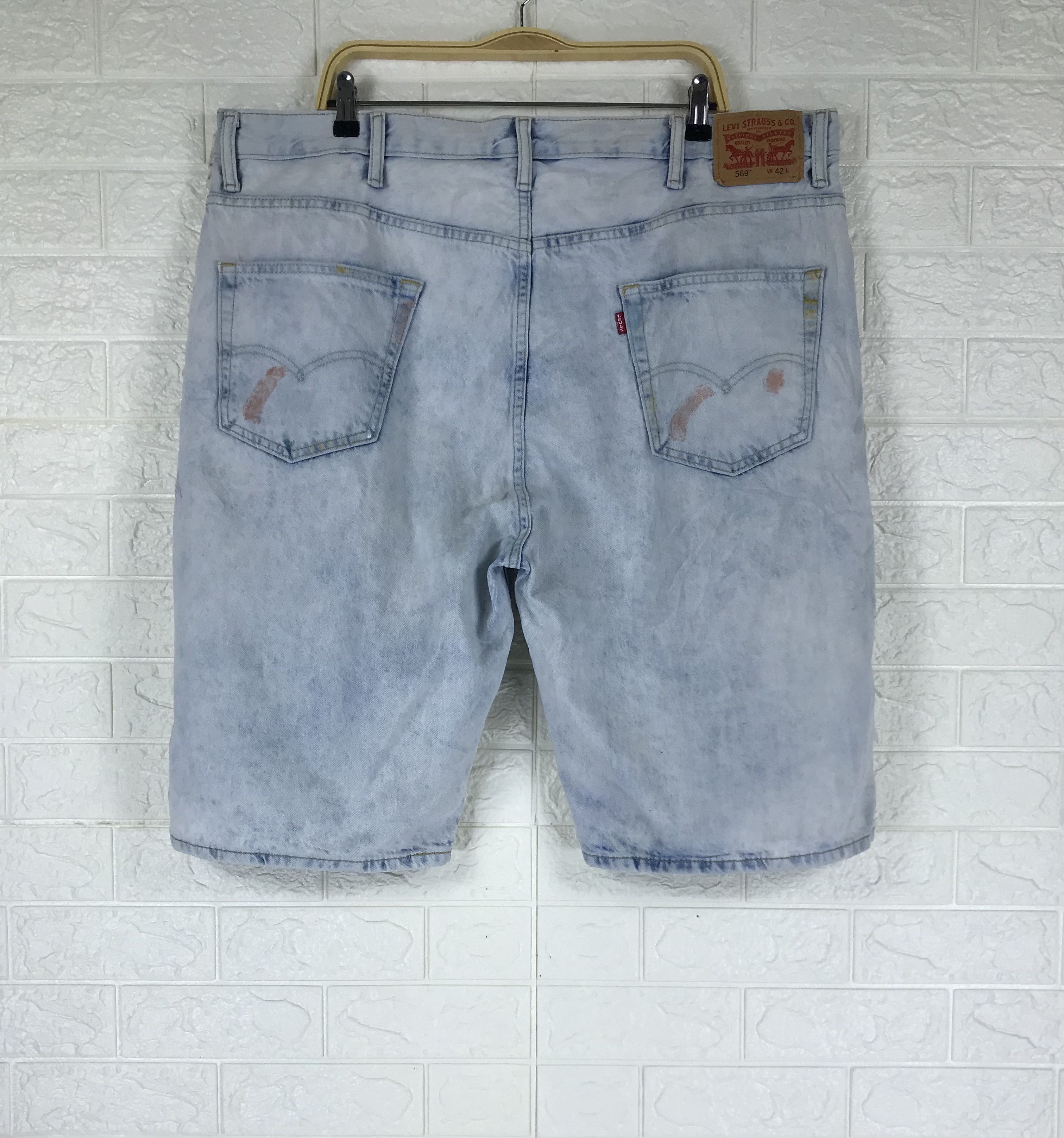 Levi's Vintage Levi's 569 Light Wash Baggy Short Jeans Size US 42 / EU 58 - 2 Thumbnail