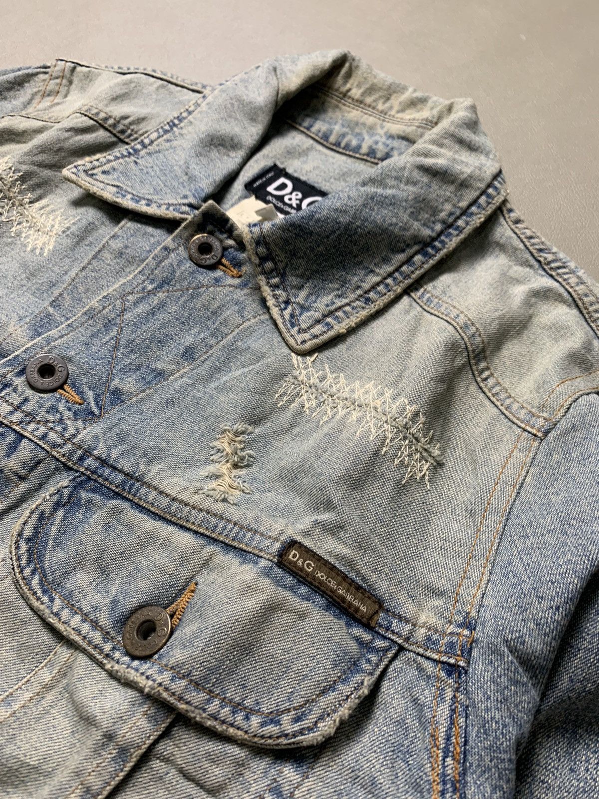 Dolce & Gabbana × Vintage Vintage Dolce & Gabbana Distressed Denim Jacket Size US S / EU 44-46 / 1 - 5 Thumbnail