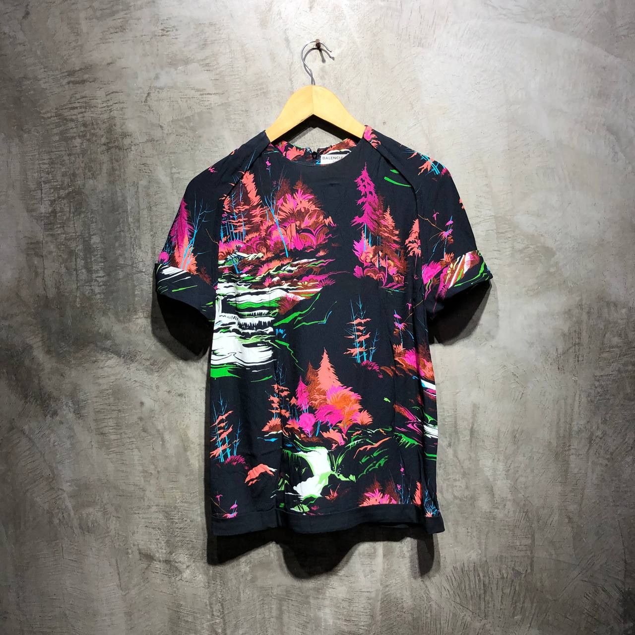 Balenciaga Balenciaga Neon Woodland Blouse Size XS / US 0-2 / IT 36-38 - 1 Thumbnail