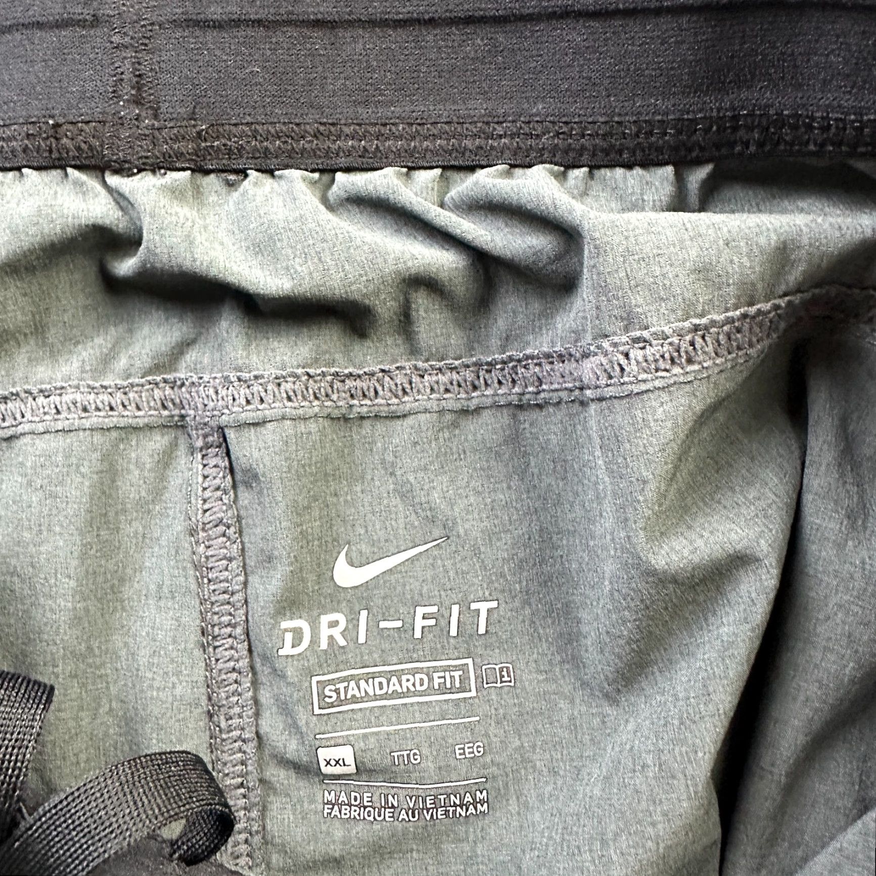 Nike Nike Shorts Mens 2XL Gray 7" Dri Fit Yoga Athletic Activewear Pocket Drawstring Size US 39 - 5 Thumbnail