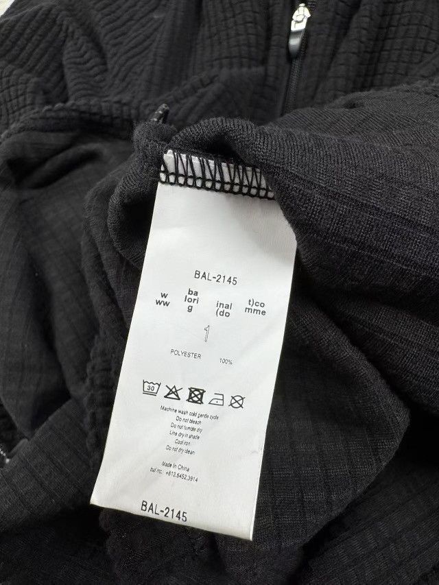 Japanese Brand DETACHABLE SLEEVE GRID FLEECE PULL OVER | baloriginal. Size US S / EU 44-46 / 1 - 12 Thumbnail