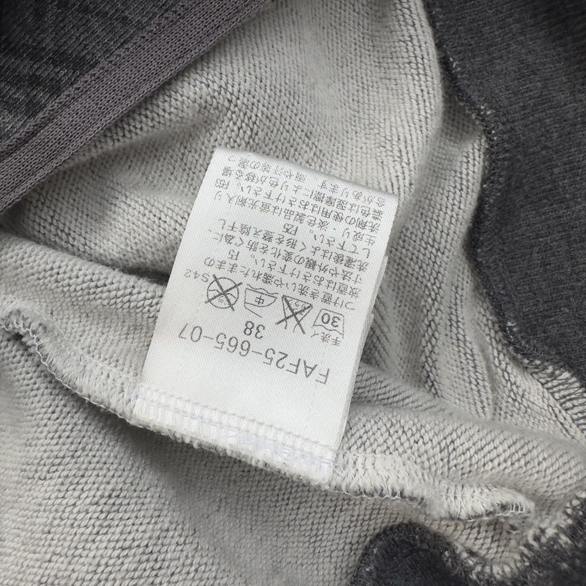 Burberry BURBERRY LONDON BLUE LABEL NOVACHECK ZIPPER SWEATER Size US XXS / EU 40 - 8 Thumbnail