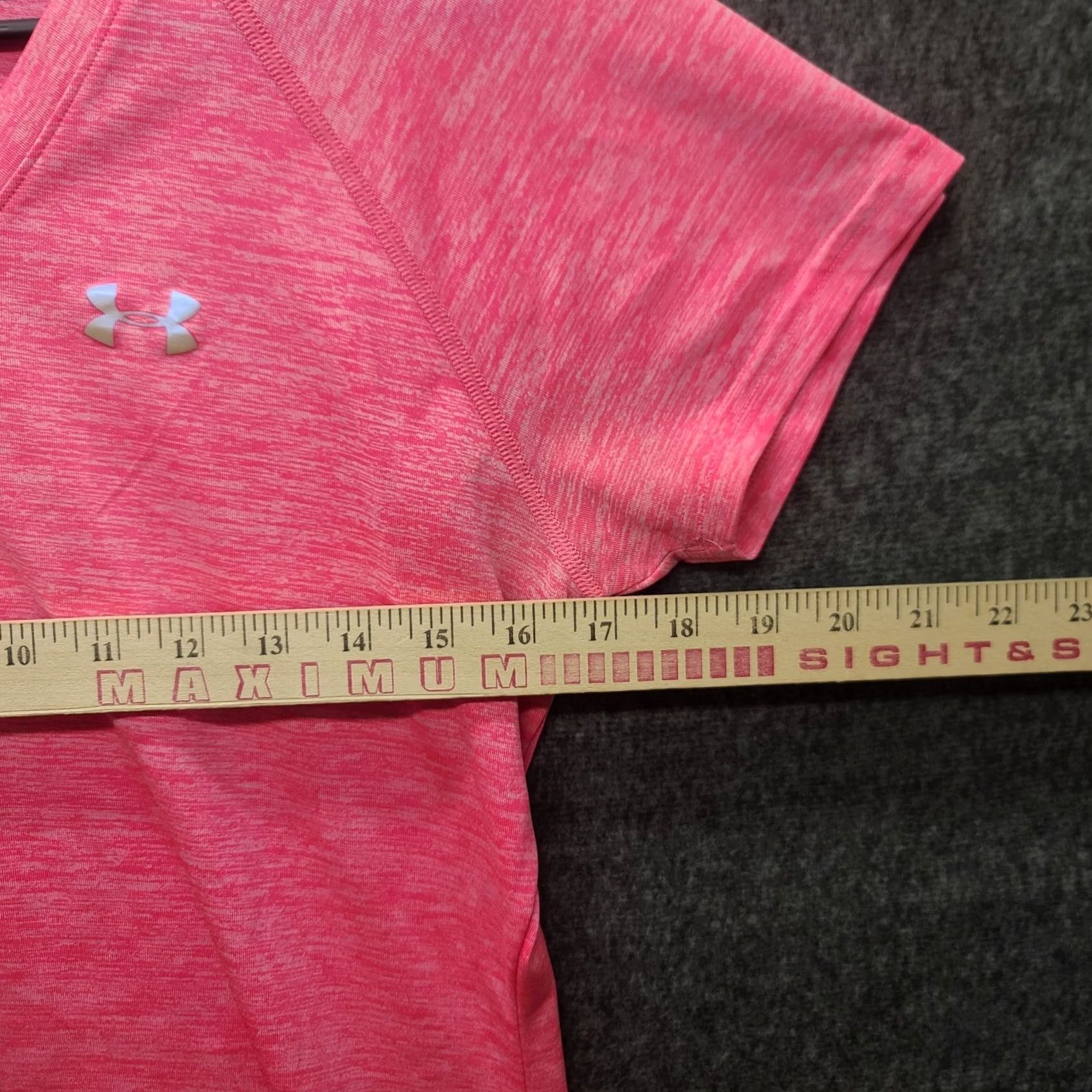 Under Armour Under Armour Shirt Womens M Slim HeatGear Short Sleeve V-Neck Pullover Size M / US 6-8 / IT 42-44 - 4 Thumbnail