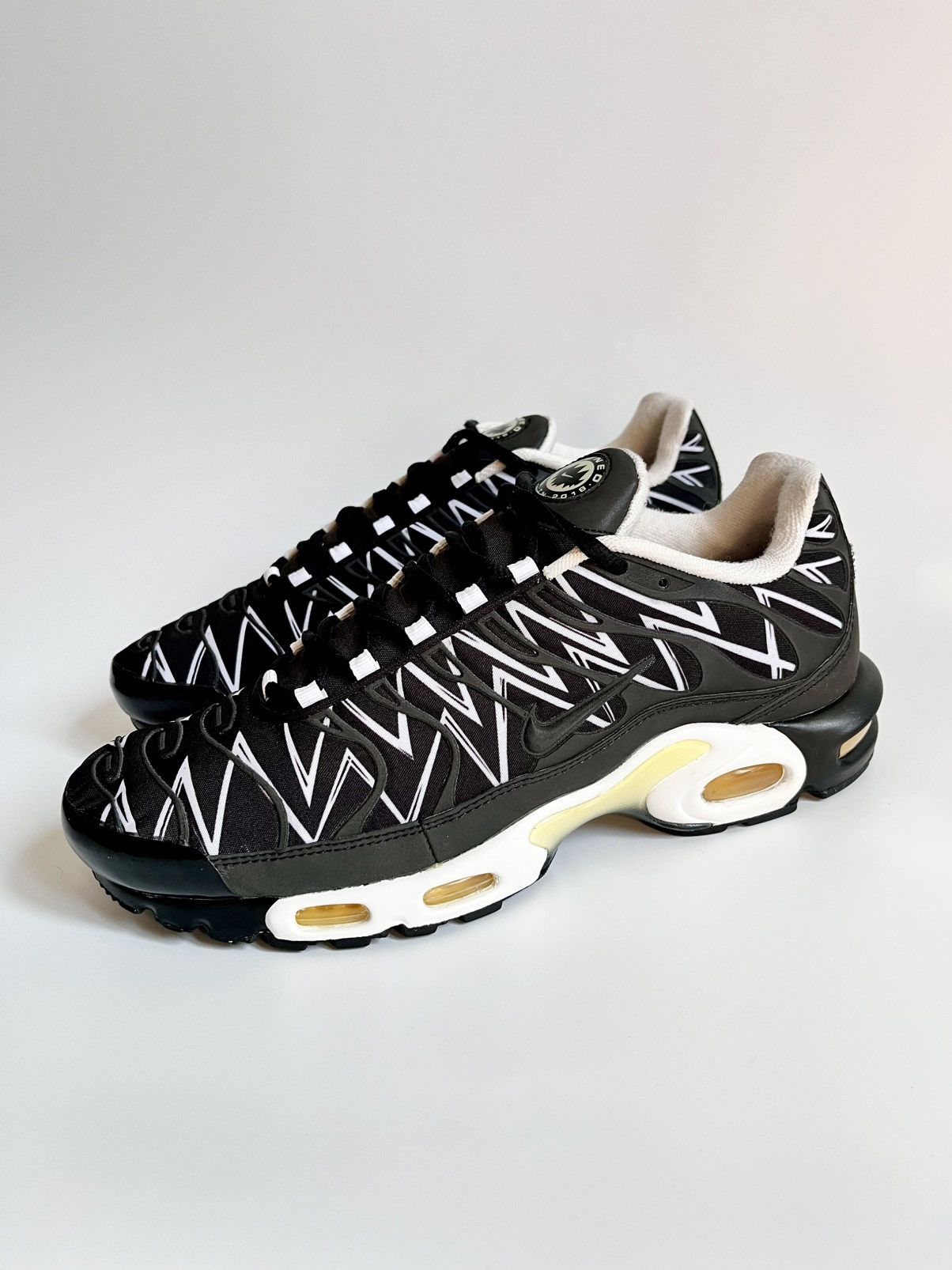 Nike Nike Air Max Plus Tn Shark (Black) Reflective Size US 11 / EU 44 - 11 Thumbnail