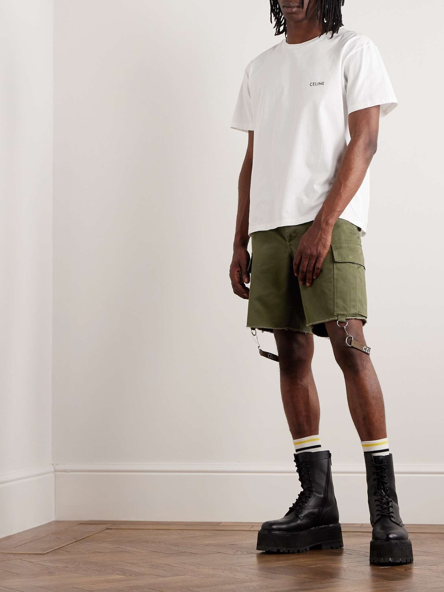 Celine o1w1db10525 2Z3834 Short in Military Green Size US 34 / EU 50 - 5 Thumbnail