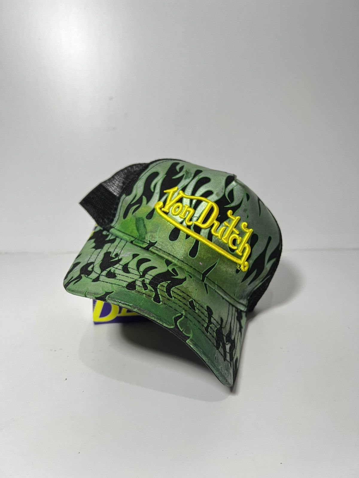 Von Dutch VON DUTCH CLASSIC FLAME TRUCKER HAT AS SEEN ON STEVE AOKI Size ONE SIZE - 2 Thumbnail