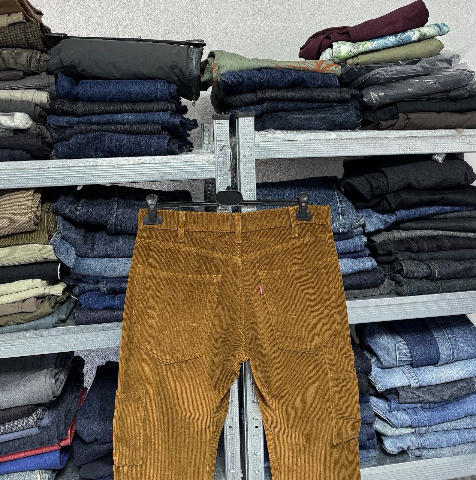 Levi's LEVIS Levi’s Premium Single Knee Velvet Pant W30 L32 Size US 30 / EU 46 - 2 Thumbnail