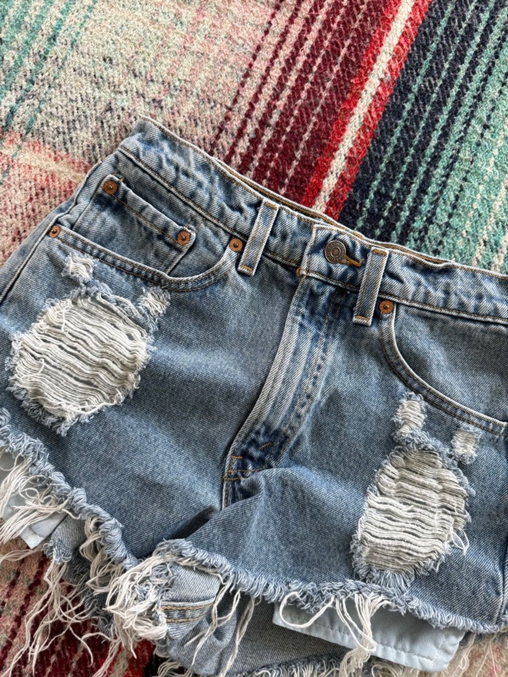 Levi's Women's Vintage Levi's Blue Denim Distressed Jean Shorts Siz Size 27" / US 4 / IT 40 - 2 Thumbnail