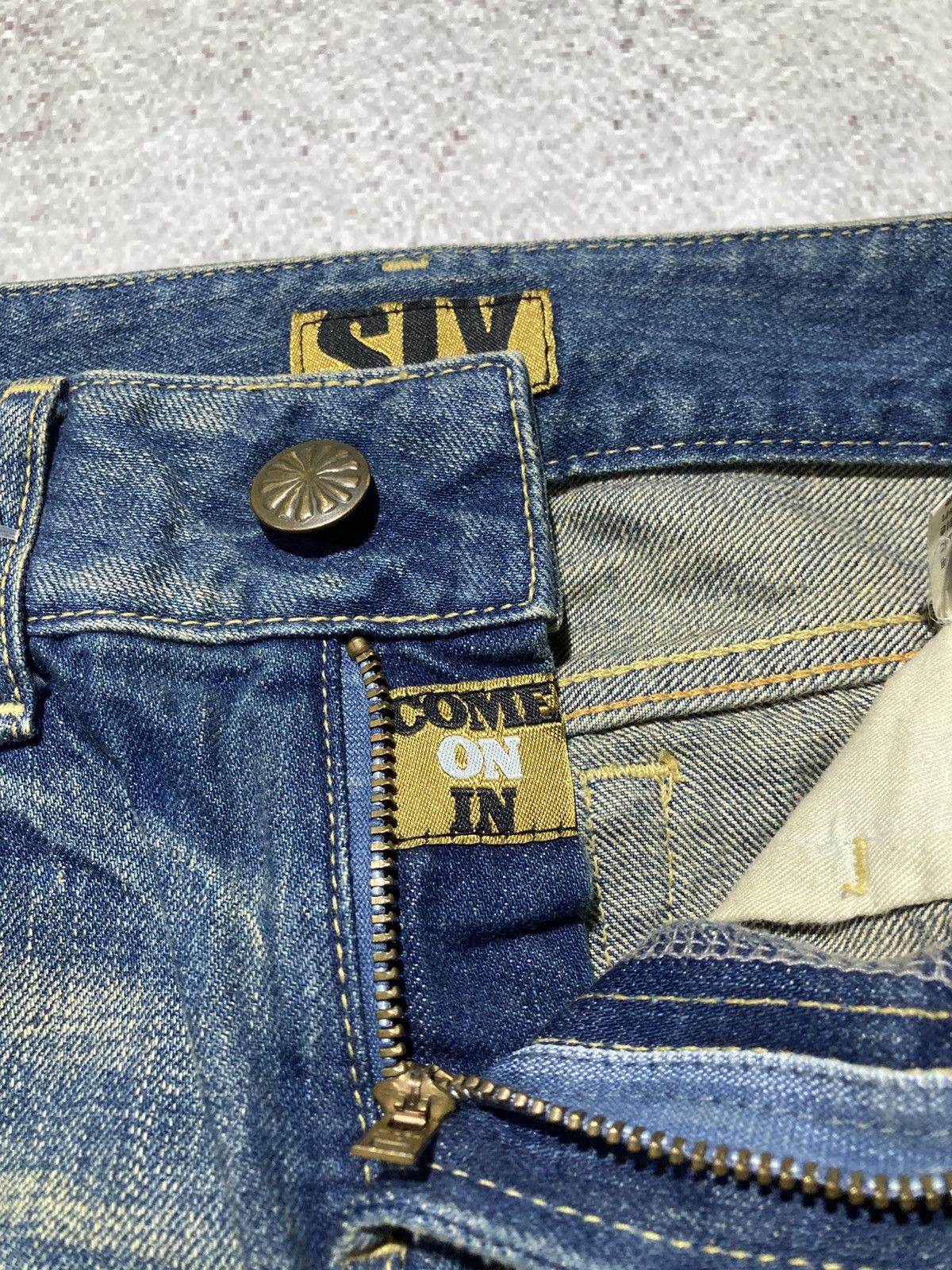 Japanese Brand 🇯🇵 2000s SLY Japan Ripped Bootcut Denim Jeans Pants Blue Wash Size US 26 / EU 42 - 11 Thumbnail