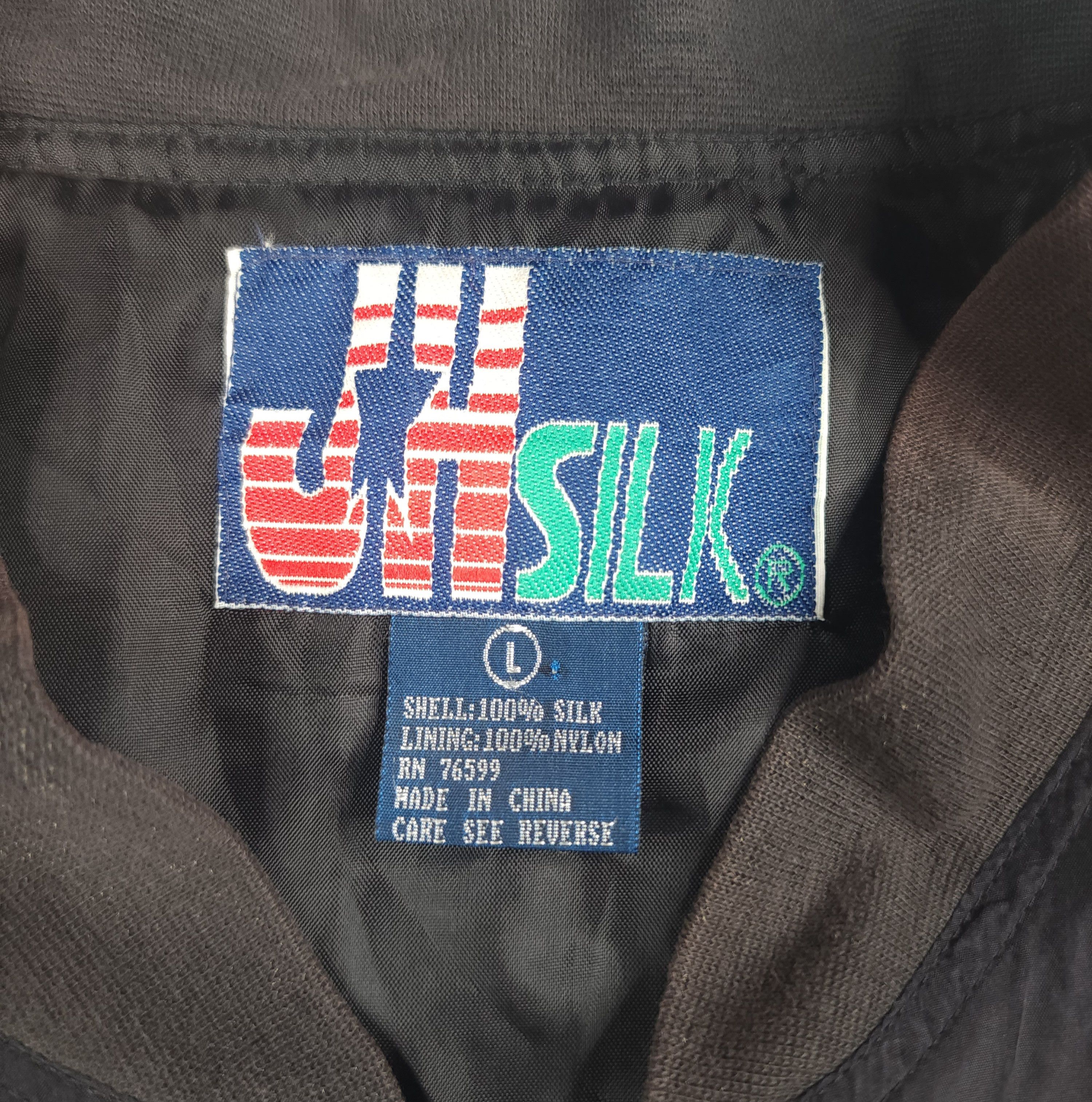 Warner Bros Vintage JH Silk Looney Tunes full zip windbreaker jacket Size US L / EU 52-54 / 3 - 6 Thumbnail