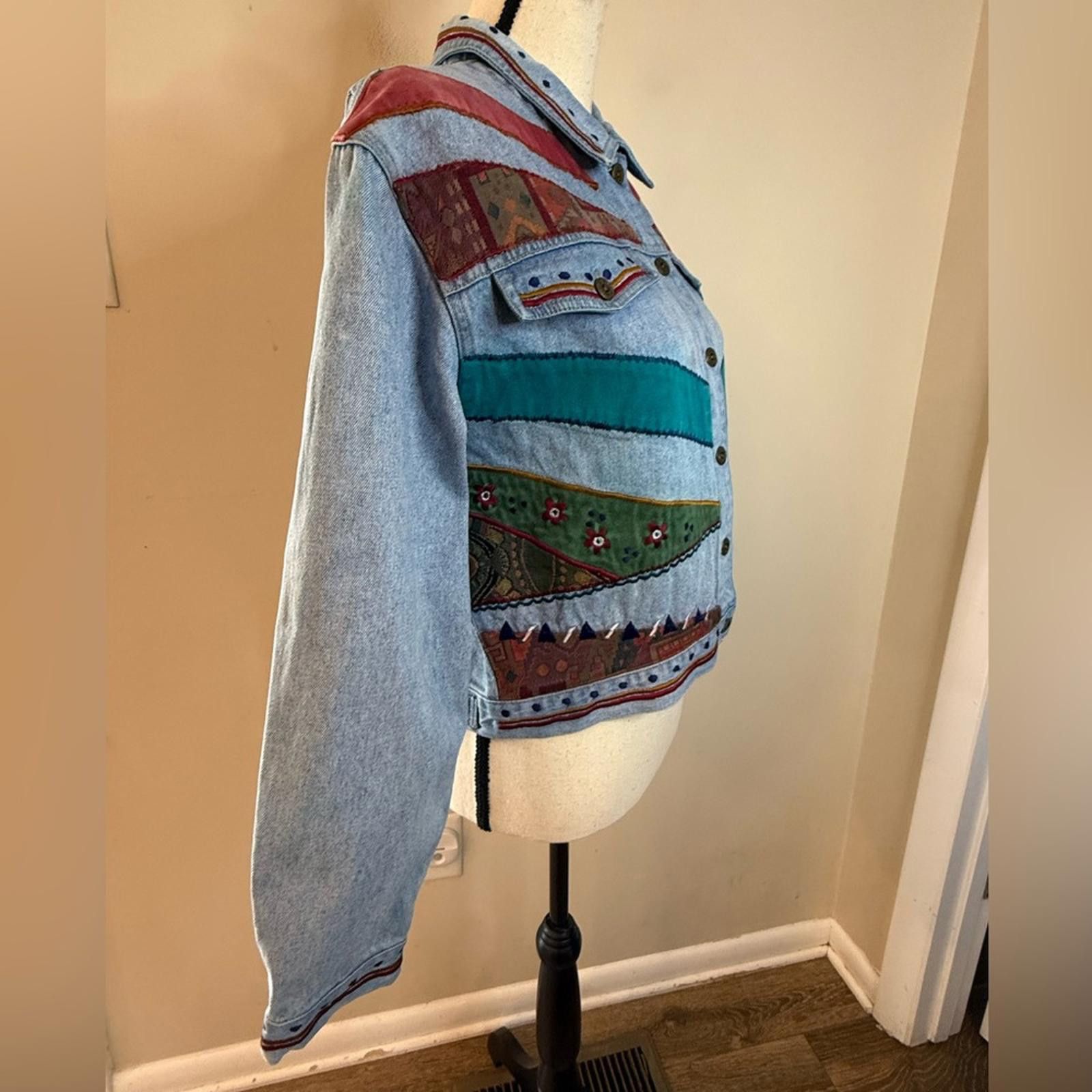 Other Petite Sophisticate jeans jacket Aztec floral patchwork MP Size M / US 6-8 / IT 42-44 - 2 Thumbnail