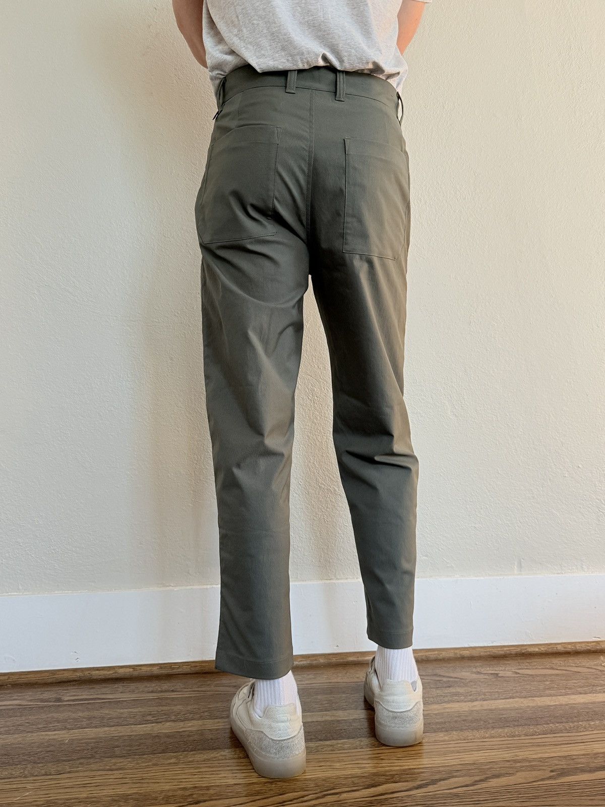 Lululemon Lululemon wide legged cropped pants size 30 Size US 30 / EU 46 - 4 Thumbnail