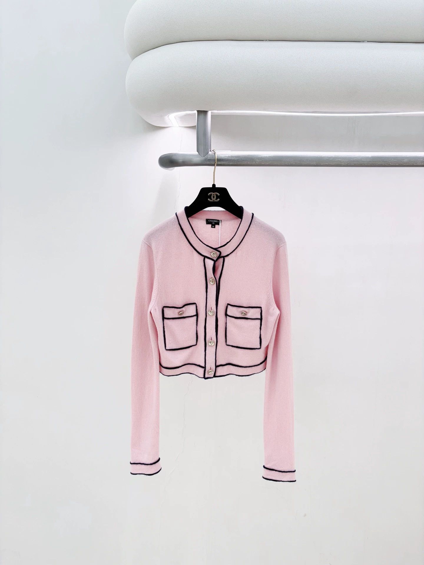 Chanel Chanel Pink Short 38 Jacket (Pilling) Size S / US 4 / IT 40 - 1 Thumbnail