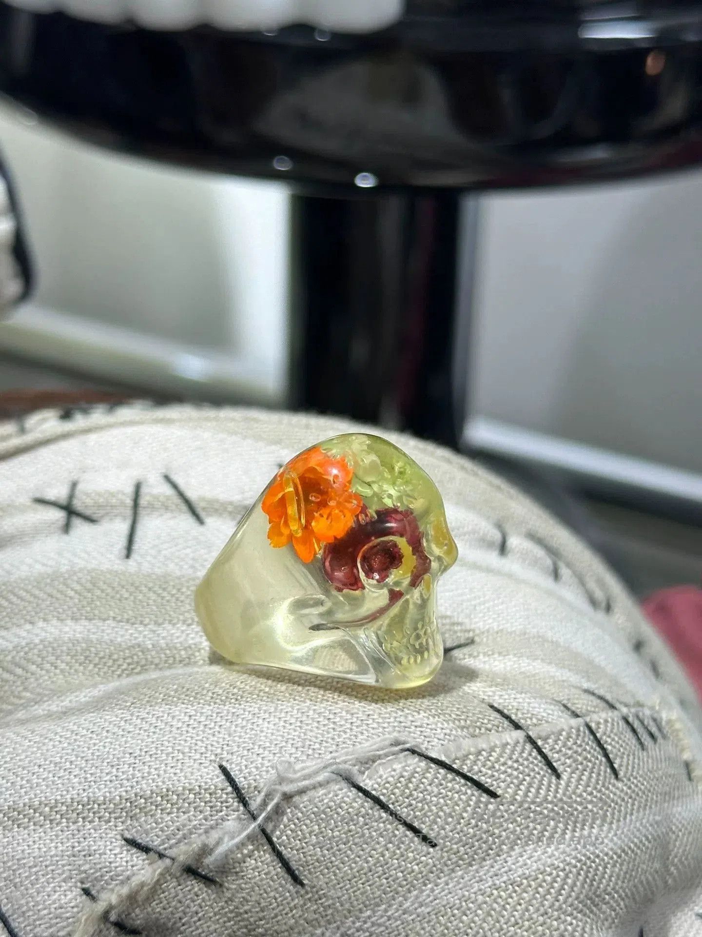 Comme des Garcons beautiful resin skull ring 15号. Size ONE SIZE - 5 Thumbnail