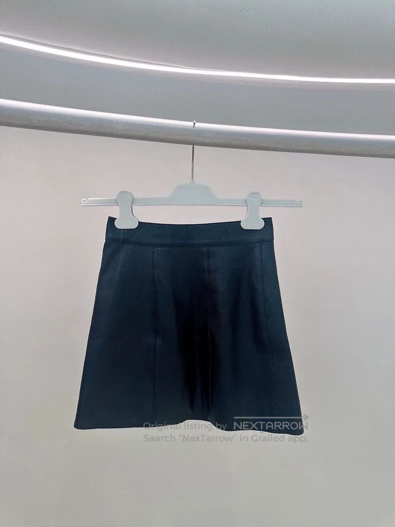 Hermes Hermes Black lambskin rivet short skirt Size 42" / US 20 - 2 Thumbnail