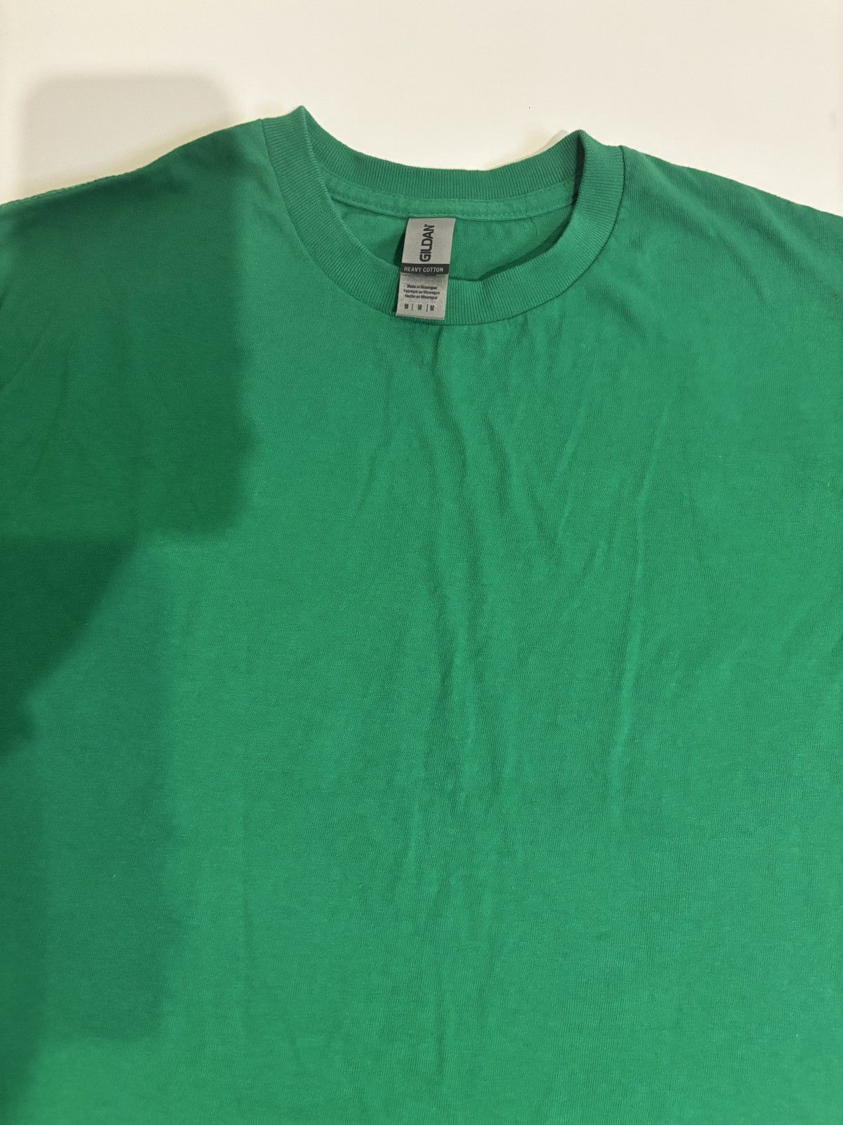 Gildan 2 red & green Tshirts.mt3994 Size US XS / EU 42 / 0 - 8 Thumbnail
