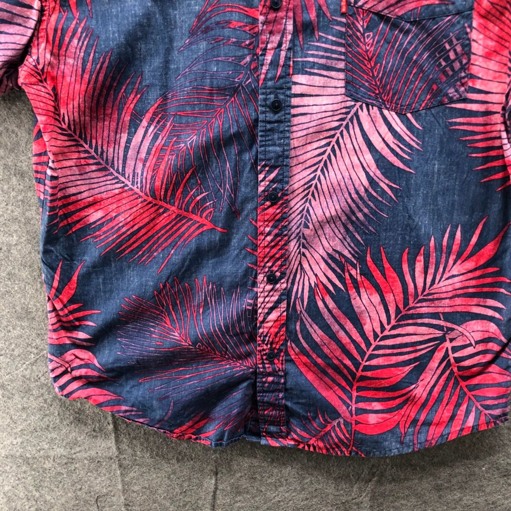 Levi's Levis Hawaiian Shirt Mens L Red Blue Palm Print Short Sleeve Button Up Cotton Size US L / EU 52-54 / 3 - 6 Thumbnail