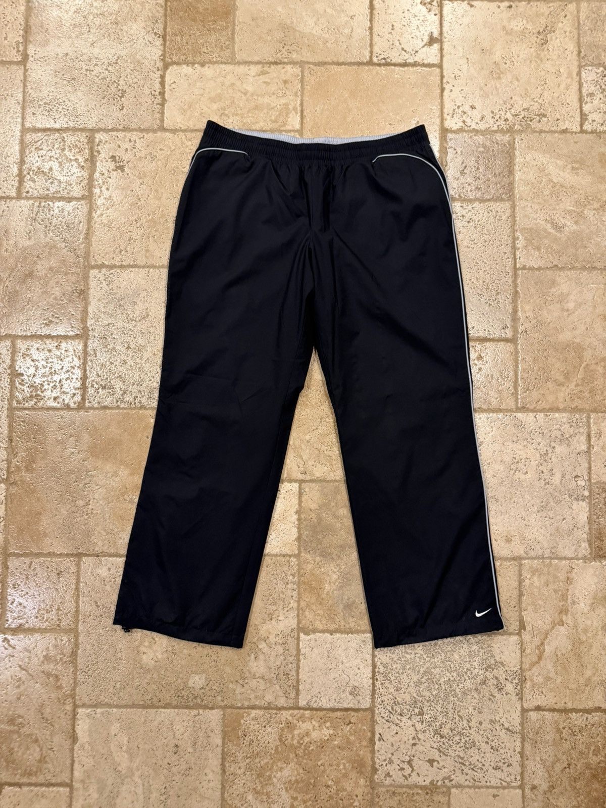 Nike Vintage Nike Track Black Baggy Lined Windbreaker Pants Size US 36 / EU 52 - 1 Thumbnail