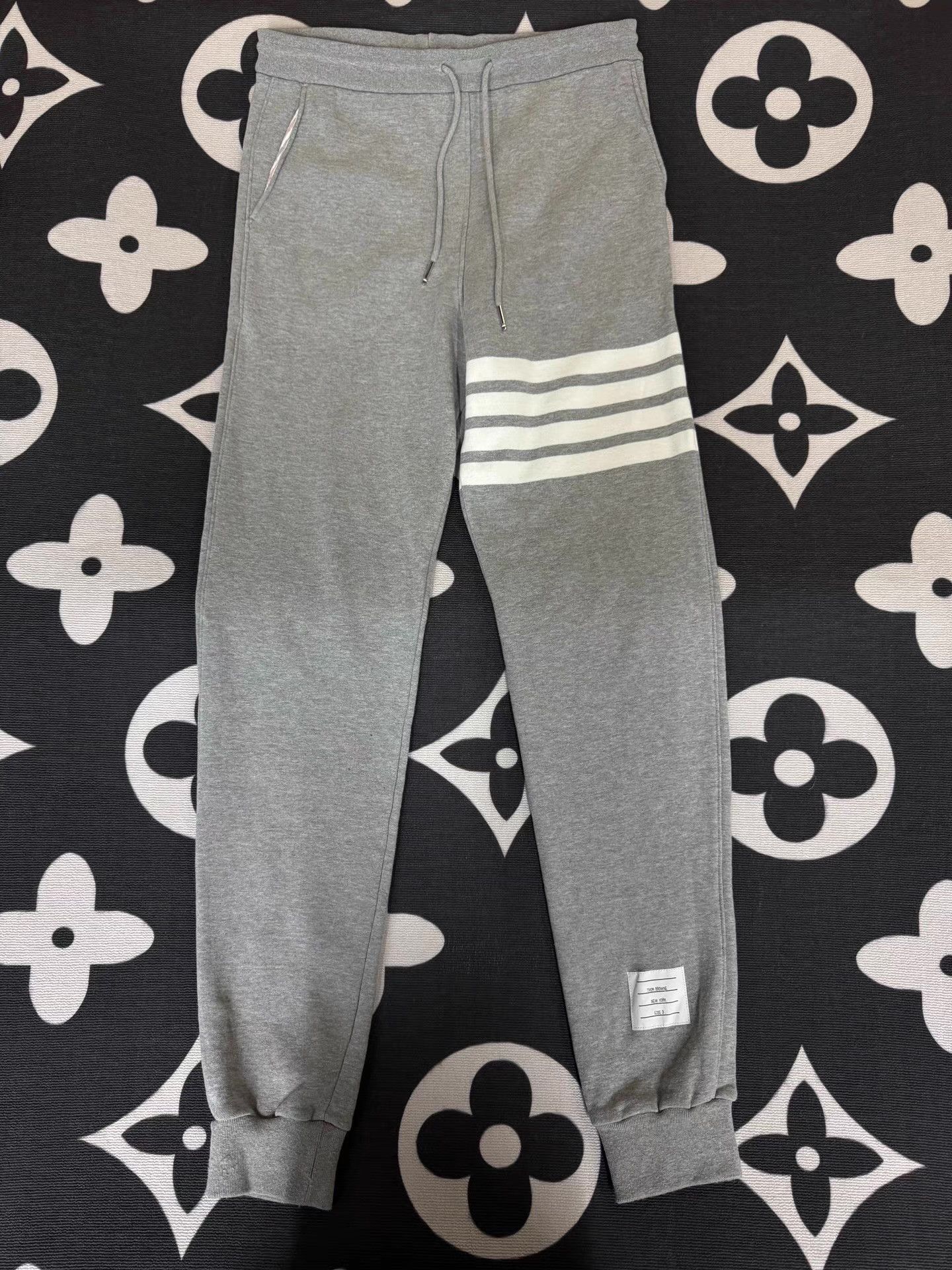Thom Browne Thom Browne Grey Classic Striped Pants Q10 Size US 34 / EU 50 - 1 Thumbnail