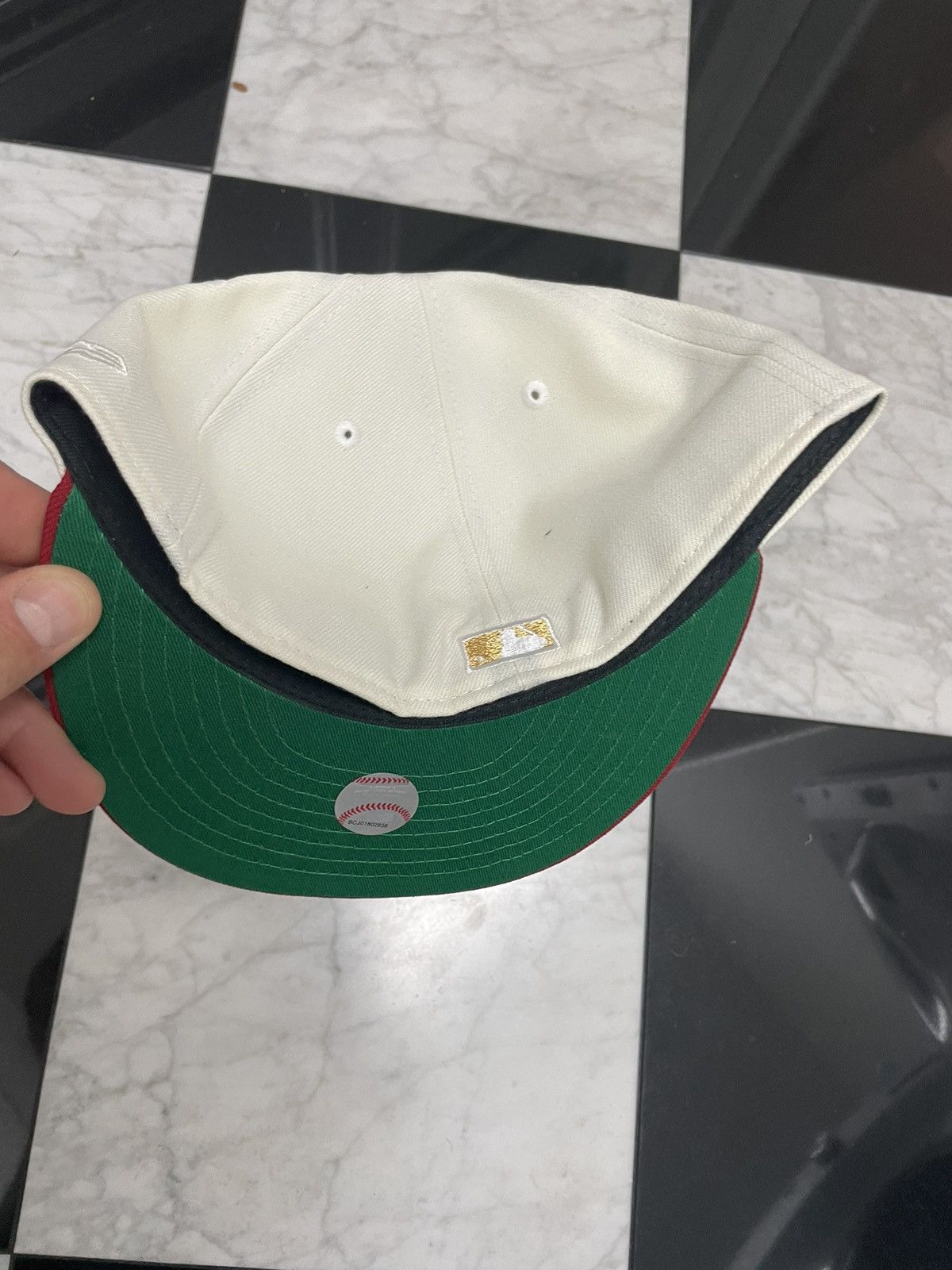 New Era 🔥 Exclusive Indians Throwback fitted hat size 7 1/2 Size ONE SIZE - 4 Thumbnail