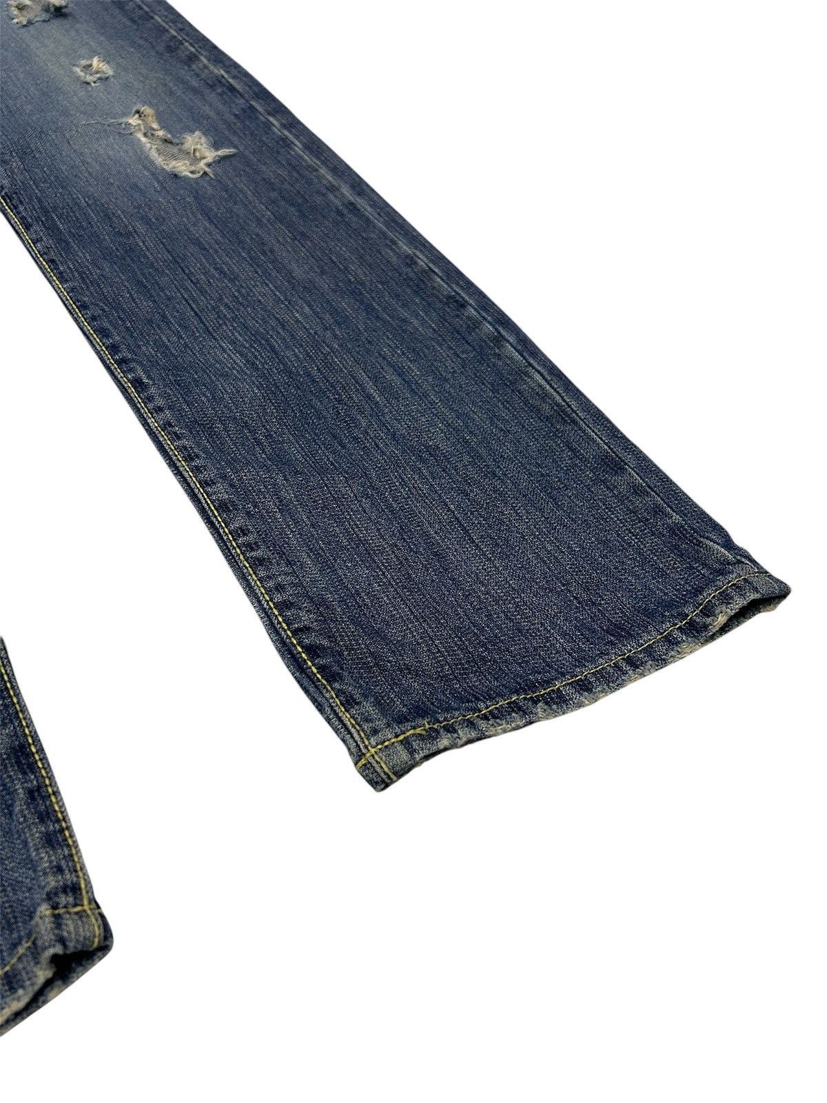 Japanese Brand × Vintage Vintage Japanese Blue Wash Denim Distressed Regular Jeans Size US 29 - 9 Thumbnail