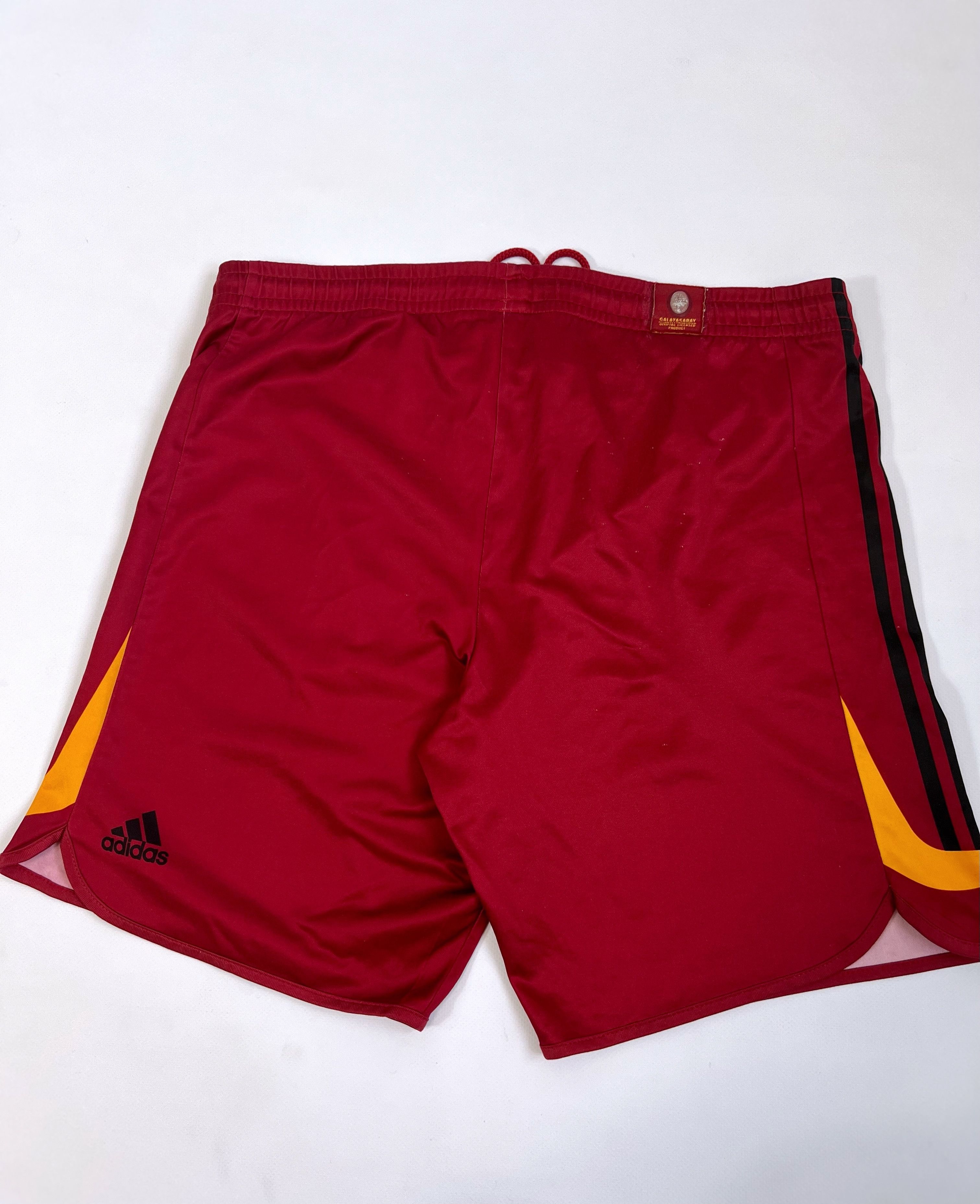 Adidas Galatasaray vintage shorts Size US 32 / EU 48 - 6 Thumbnail
