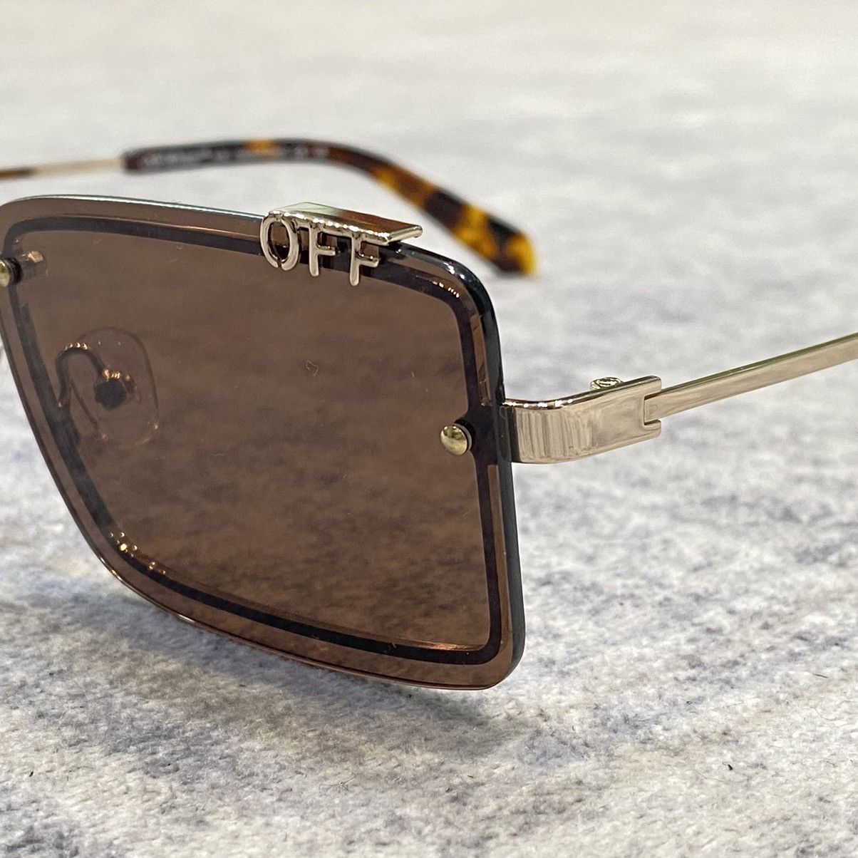 Off-White OFF WHITE TAMPA OERI13NF24MET0017664 GOLD BROWN Size ONE SIZE - 2 Thumbnail