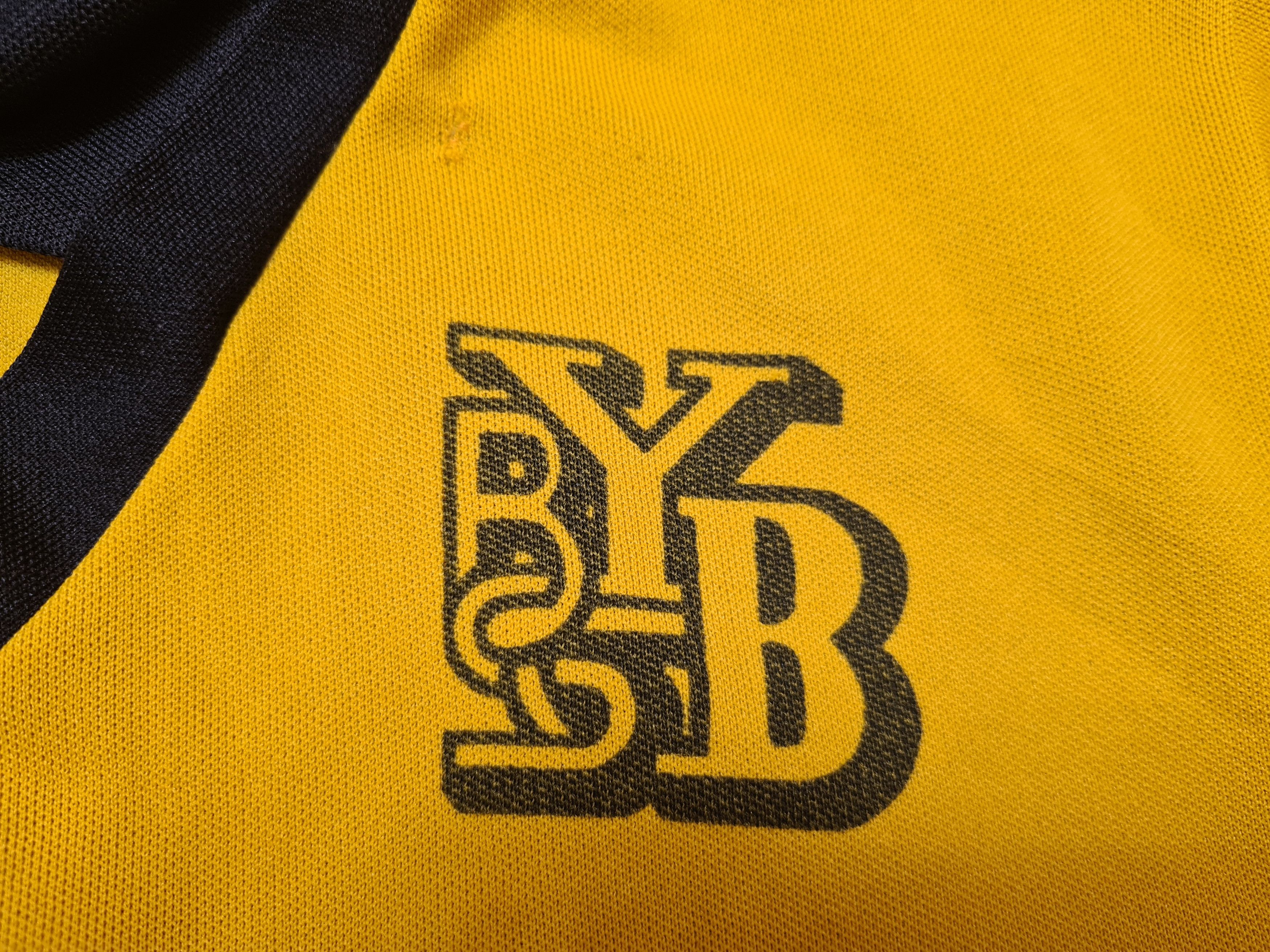 All Sport YOUNG BOYS 1981 1983 HOME BSC FOOTBALL SOCCER JERSEY RARE Size US S / EU 44-46 / 1 - 4 Thumbnail