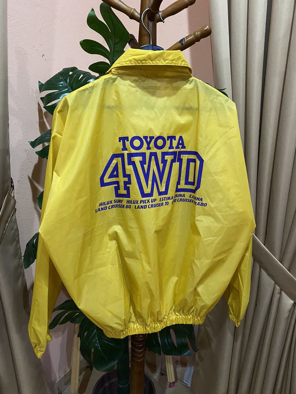 Vintage Toyota 4WD Windbreaker Jacket - Retro Yellow Promotional Size US L / EU 52-54 / 3 - 3 Thumbnail