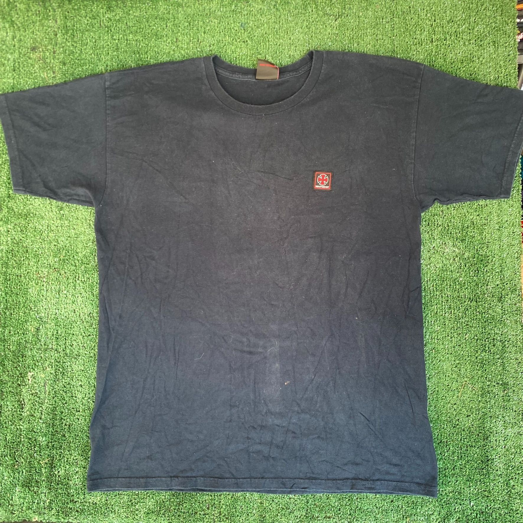 Independent Truck Co. × Vintage Vintage Y2K Independent Truck Co Shirt Cross Logo Skater Tee Size US L / EU 52-54 / 3 - 1 Thumbnail