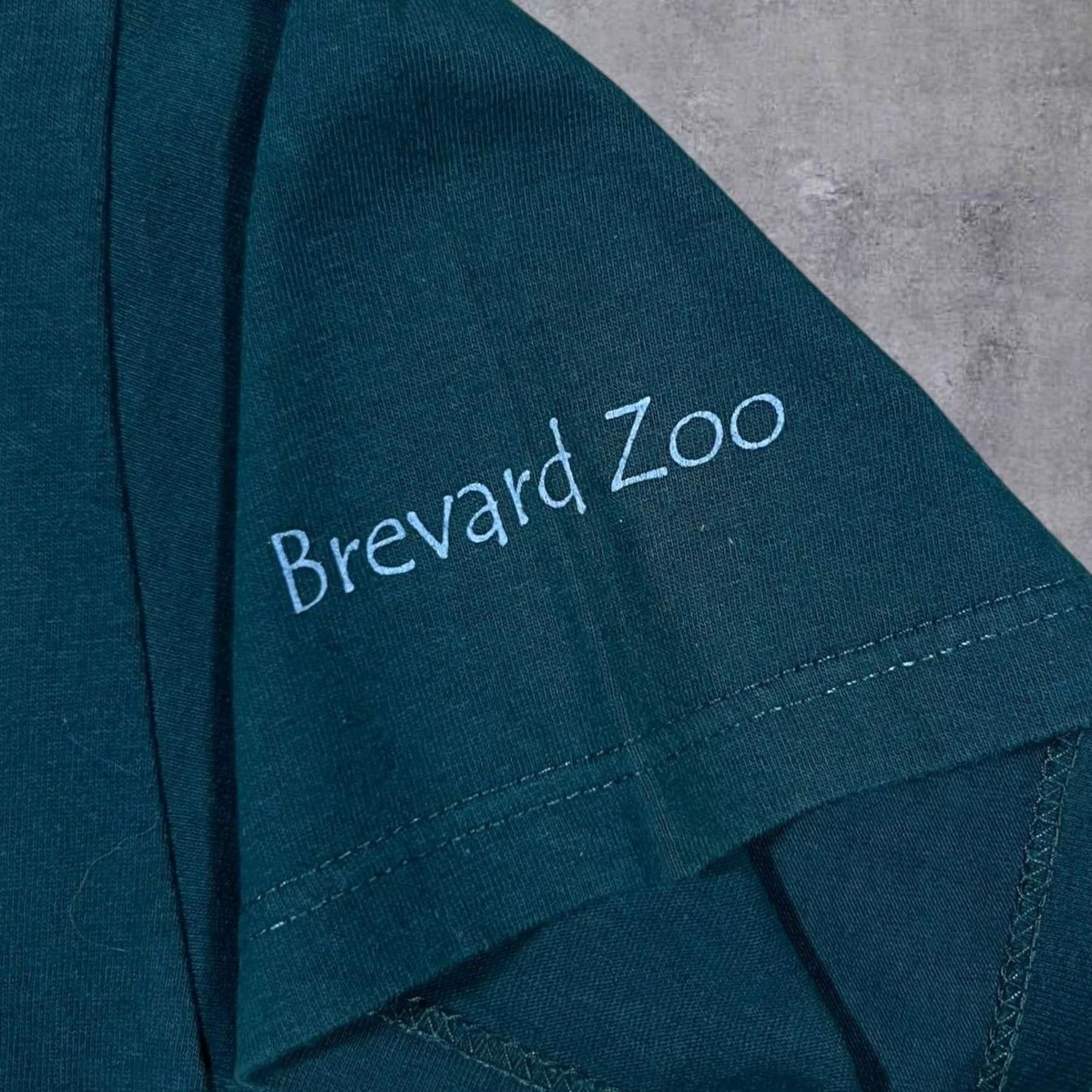 Habitat VINTAGE Habitat T-Shirt Green 90s Brevard Zoo Rainforest Wildlife Tourist Graphic M Men Shirt Short Sleeve Community Canada Size US M / EU 48-50 / 2 - 6 Thumbnail