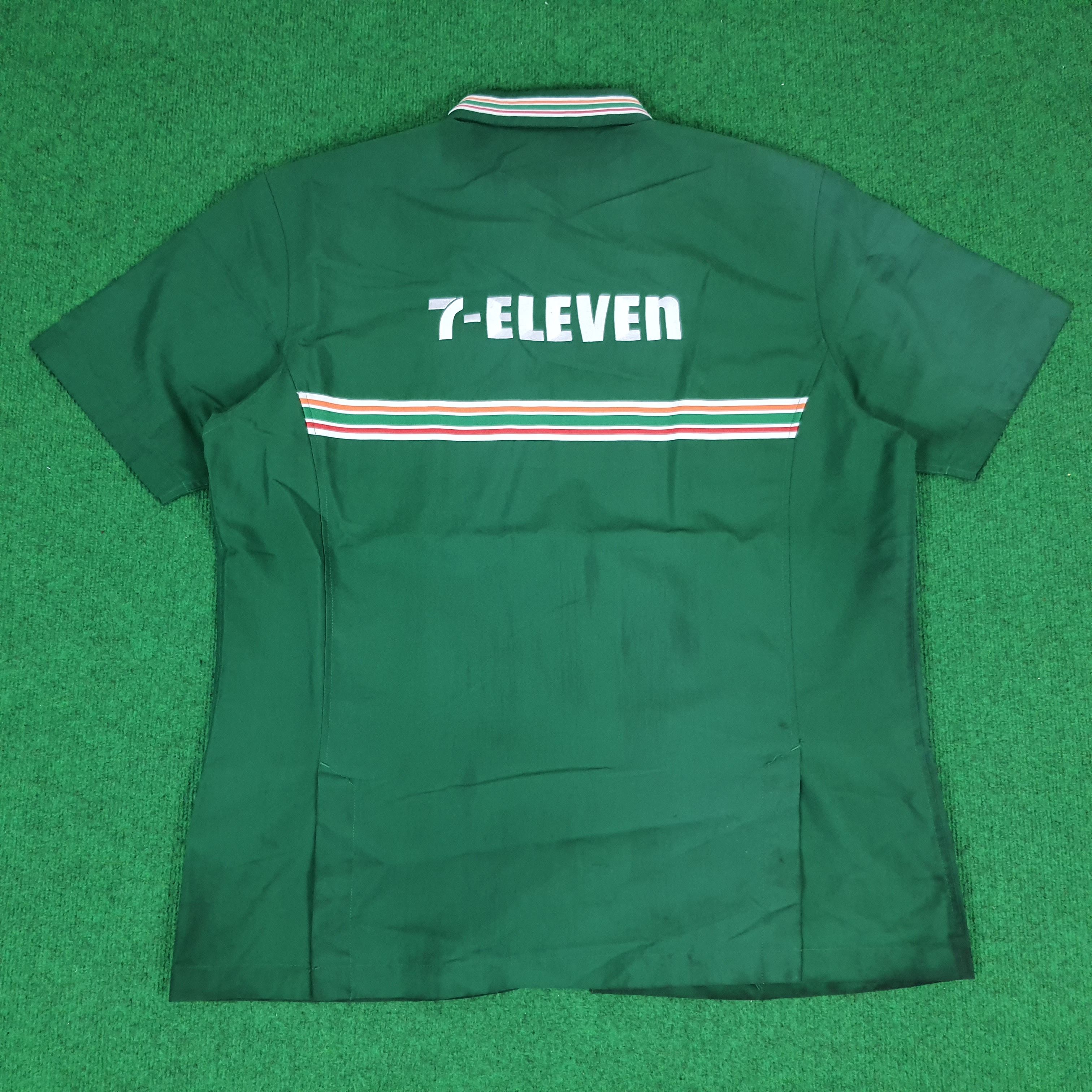Japanese Brand Vintage 7 Eleven Staff Japan Edition Uniform Shirt Size US L / EU 52-54 / 3 - 3 Thumbnail