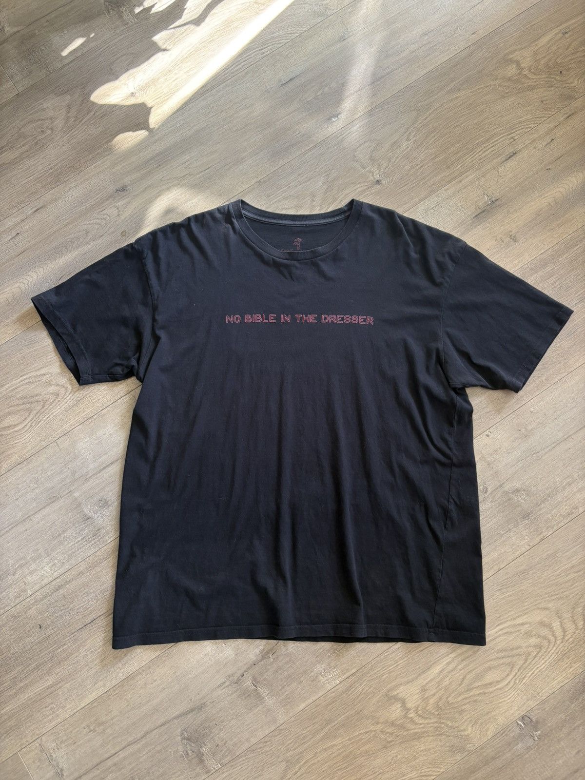 No Vacancy Inn No Bible In The Dresser T-Shirt Size US XL / EU 56 / 4 - 1 Thumbnail