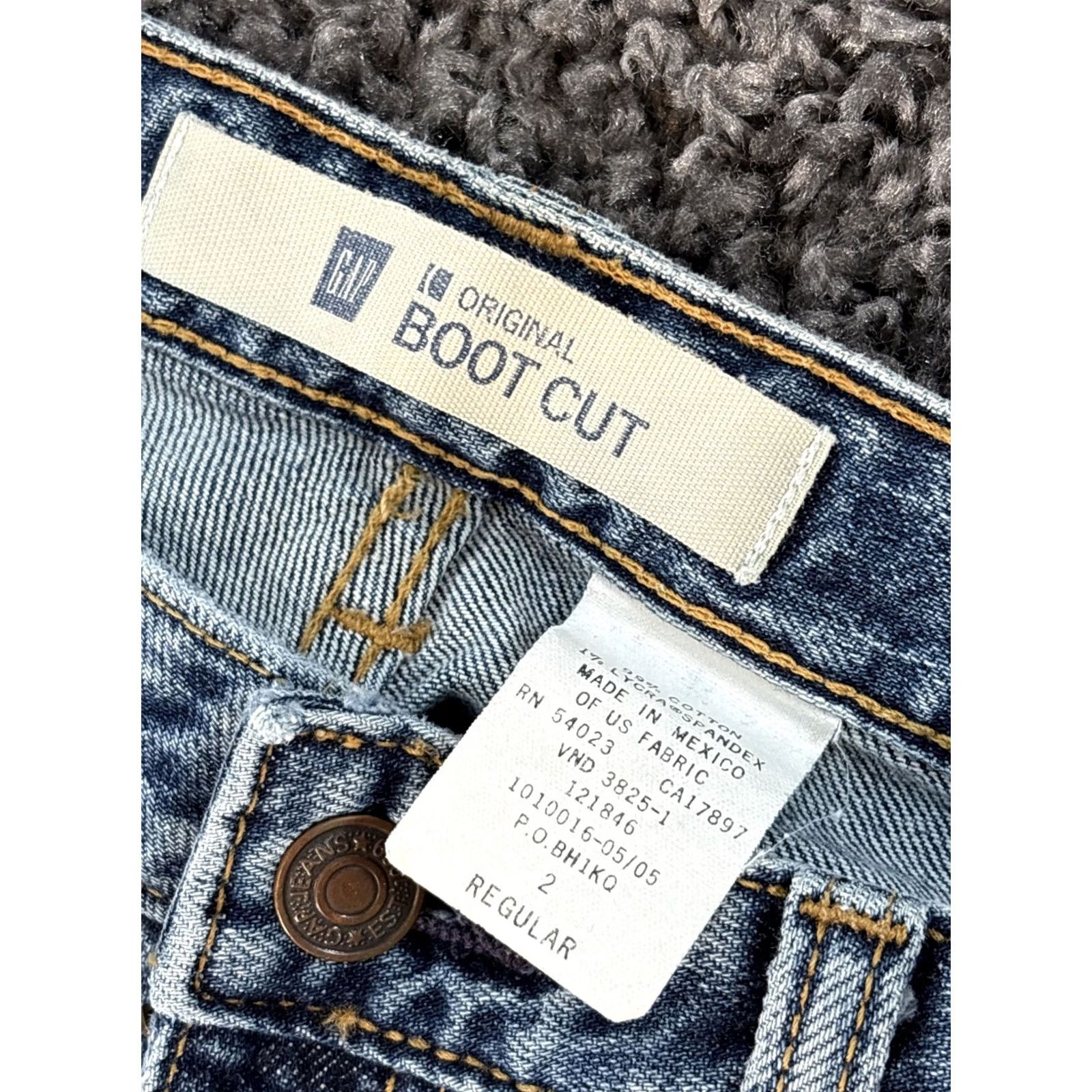 Gap VINTAGE Gap Jeans Womens Bootcut 28x28 Med Wash Mid Rise Y2K Distressed Relaxed Regular Girls? Size 28" / US 6 / IT 42 - 6 Thumbnail