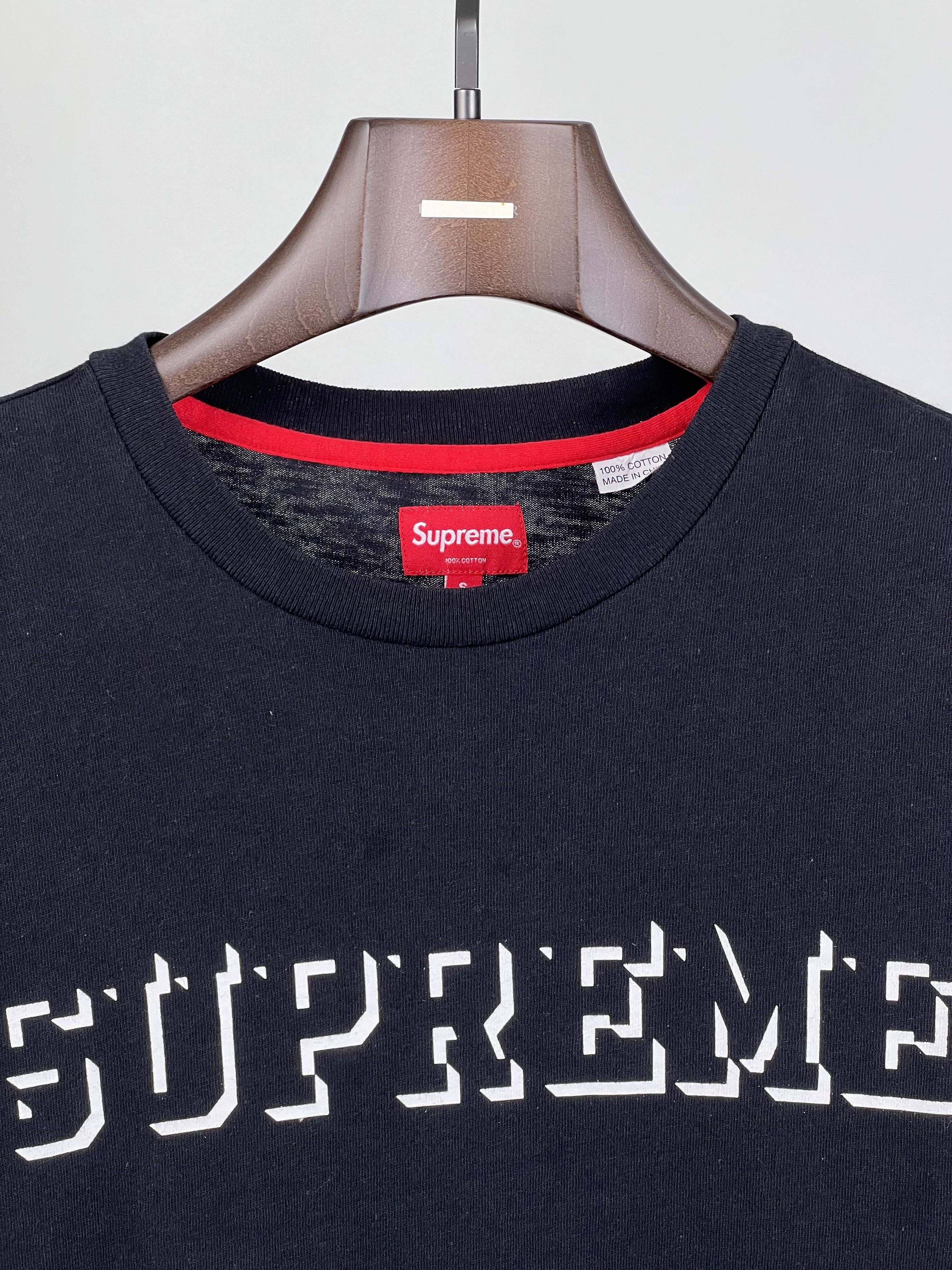 Supreme Brand New LOGO L/S Top Black Size US S / EU 44-46 / 1 - 2 Thumbnail