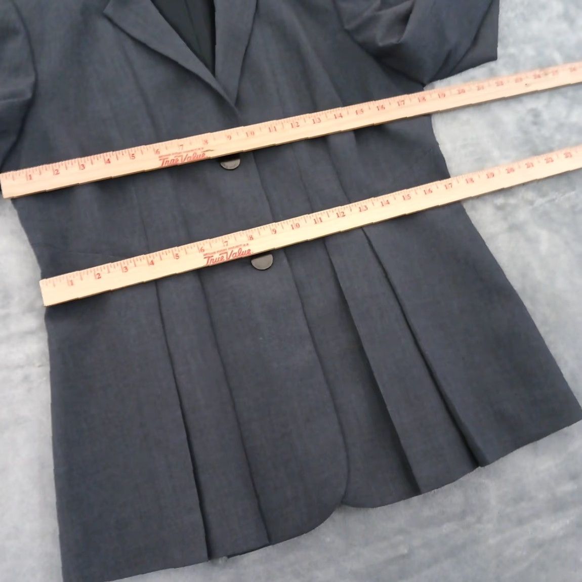 Calvin Klein Calvin Klein Blazer Womens Size 10 Gray Stretch Polyester Blend Jacket Single-Breasted Notch Lapel Womens 10 Gray Stretch Polyester Blend Vest? Size L / US 10 / IT 46 - 5 Thumbnail